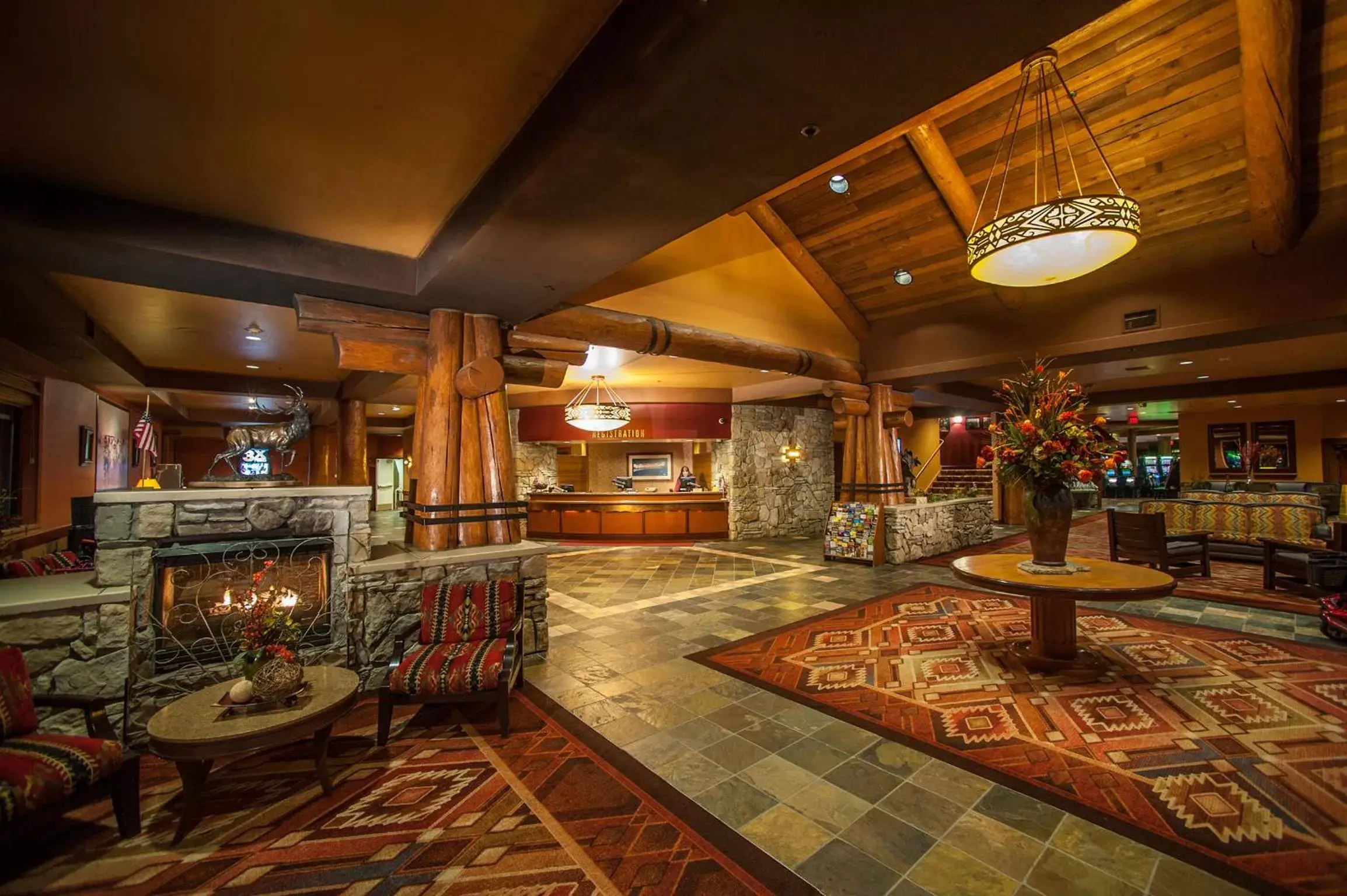 Lobby or reception, Lounge/Bar in Coeur D'Alene Casino Resort Hotel