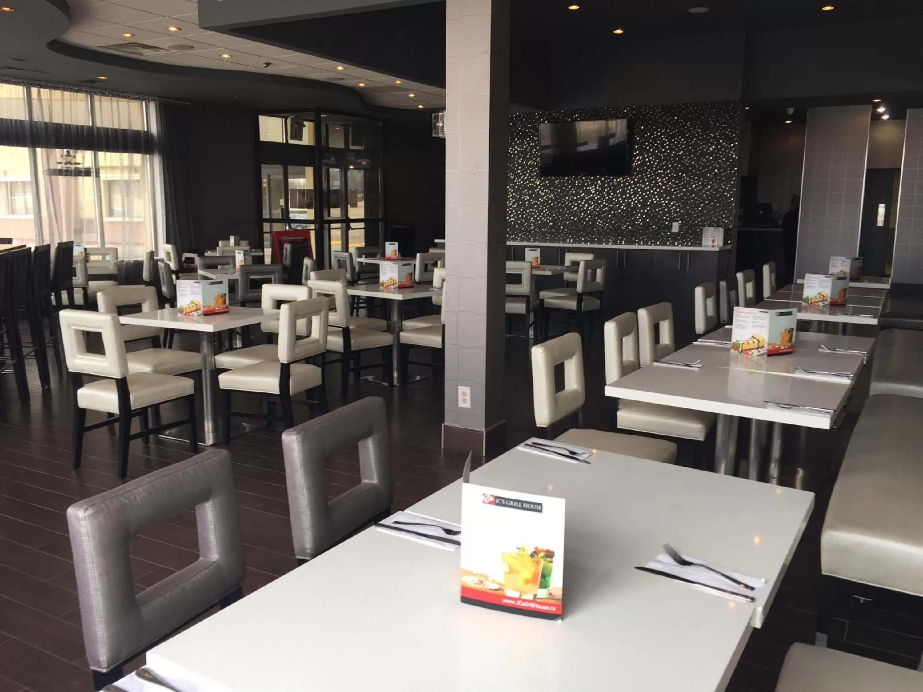 Restaurant/places to eat in Park Inn by Radisson Toronto-Markham