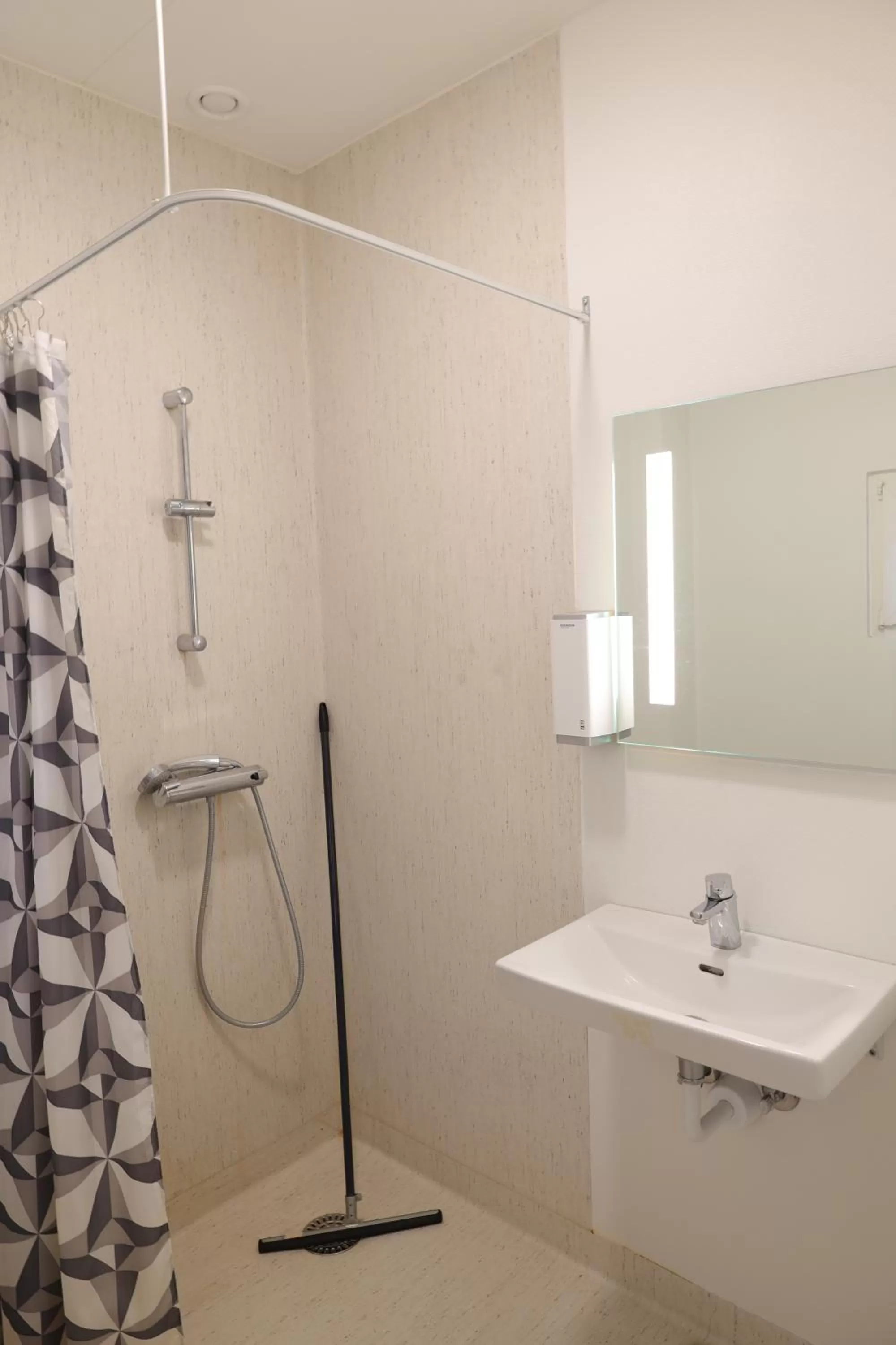Toilet, Bathroom in Motel Sindal