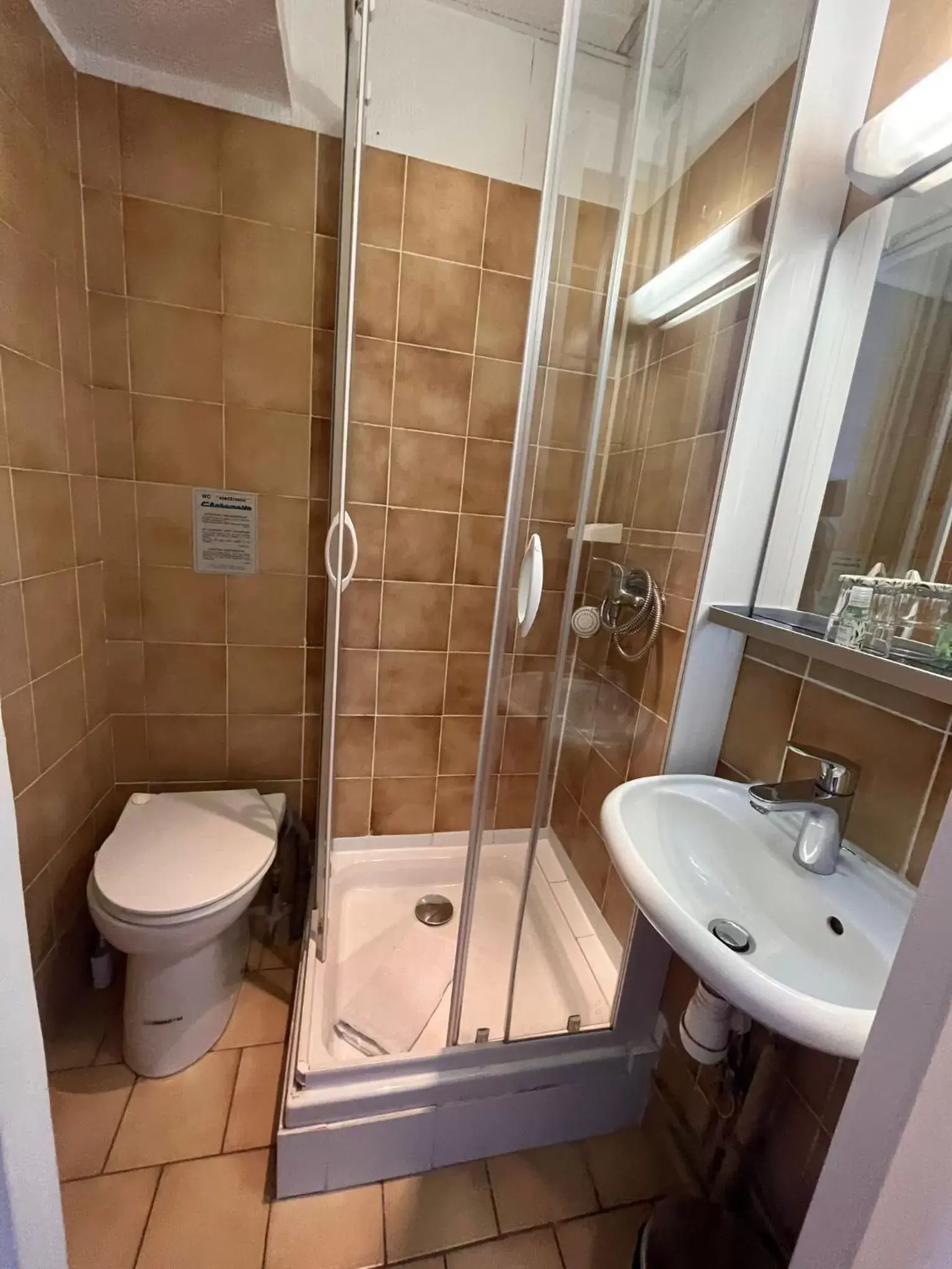 Shower, Bathroom in Azurene Royal Hotel