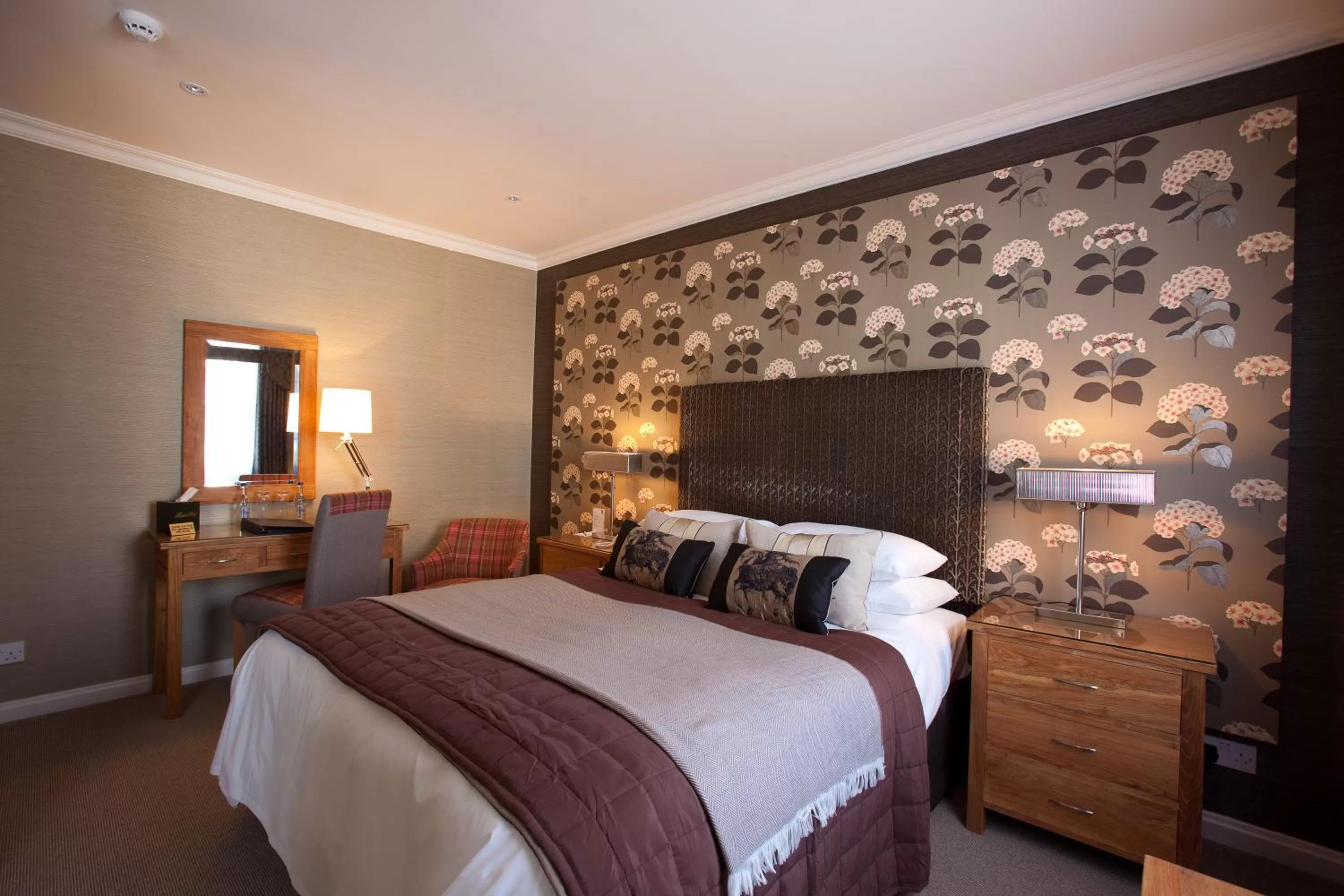 Photo of the whole room, Bed in Burt's Hotel