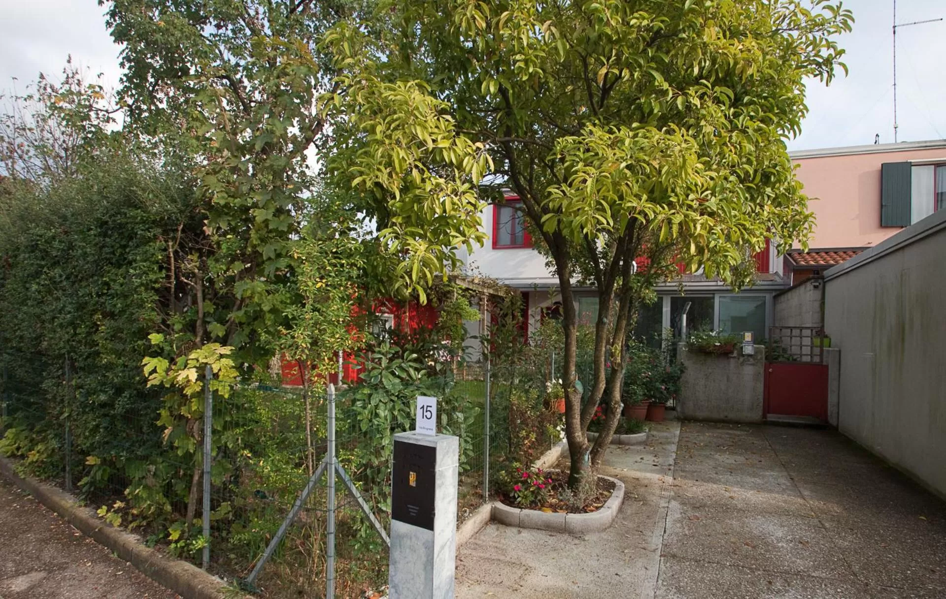 Facade/entrance in BBnaon