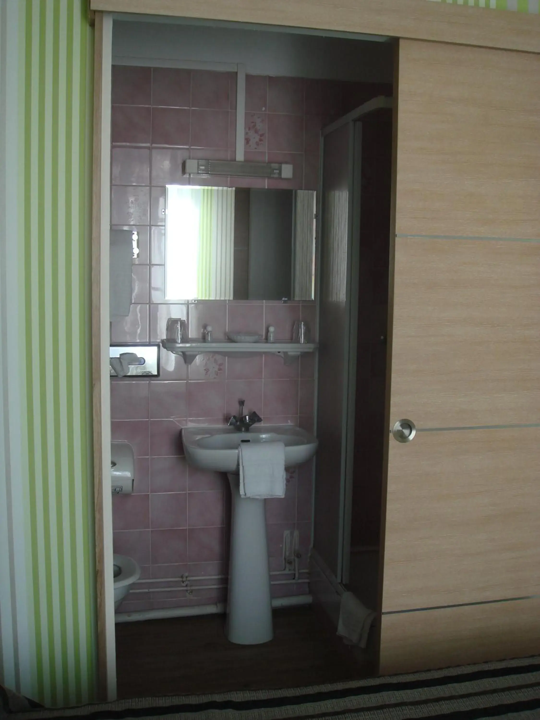 Bathroom in Au Royal Hotel