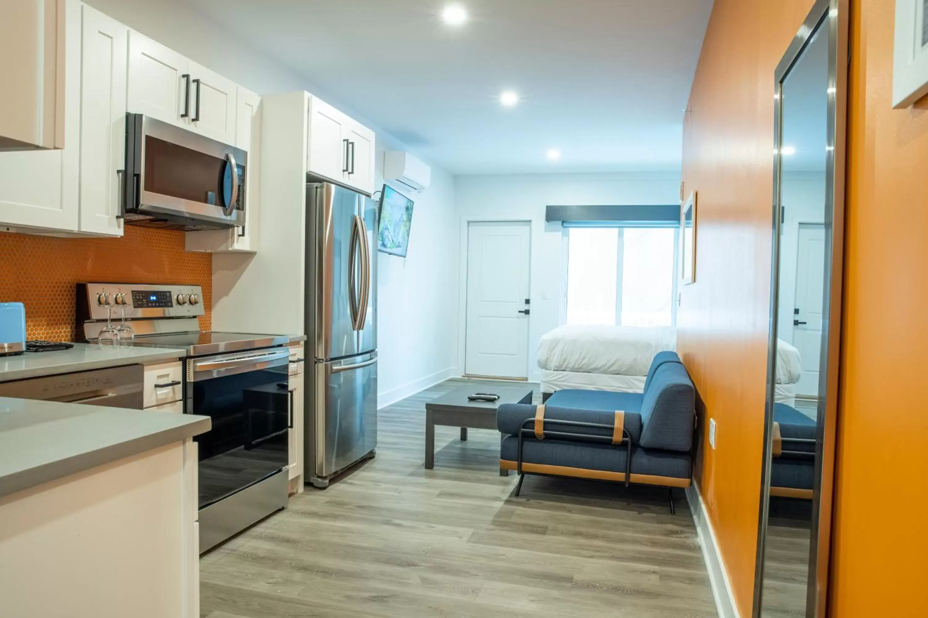 Kitchen/Kitchenette in Peachtree Suites - Jersey City
