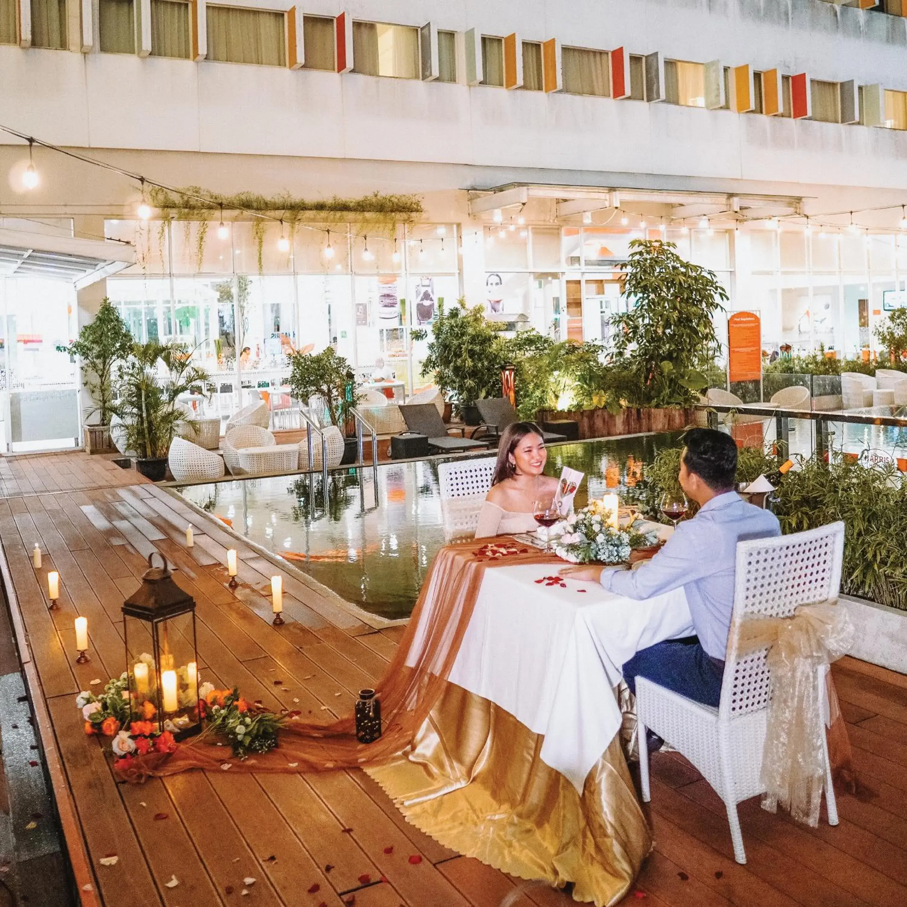 Restaurant/Places to Eat in Harris Hotel Batam Center