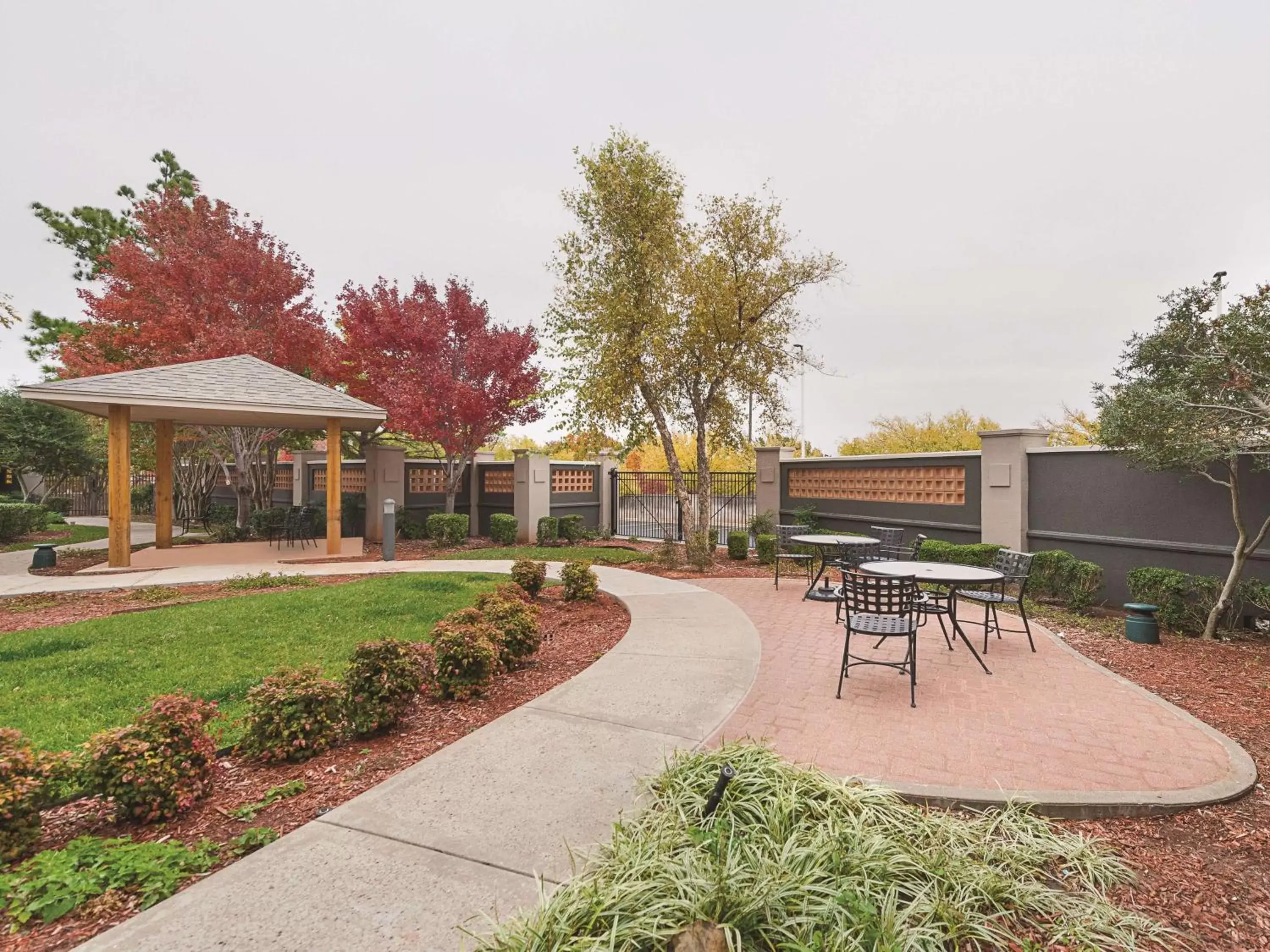 Property building in La Quinta by Wyndham Oklahoma City - NW Expwy Property building in La Quinta by Wyndham Oklahoma City - NW Expwy