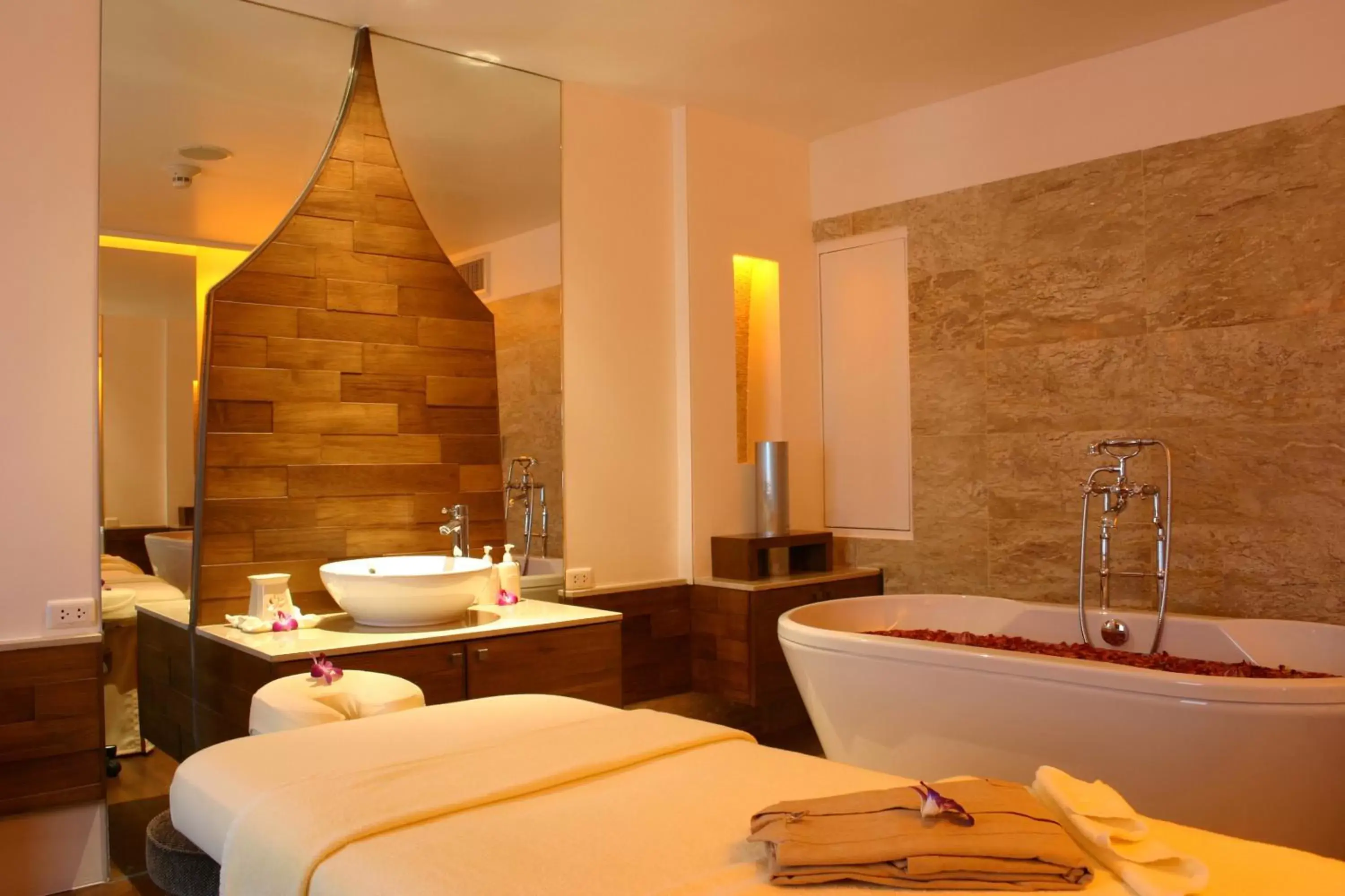 Spa and wellness centre/facilities, Bathroom in dusitD2 Chiang Mai