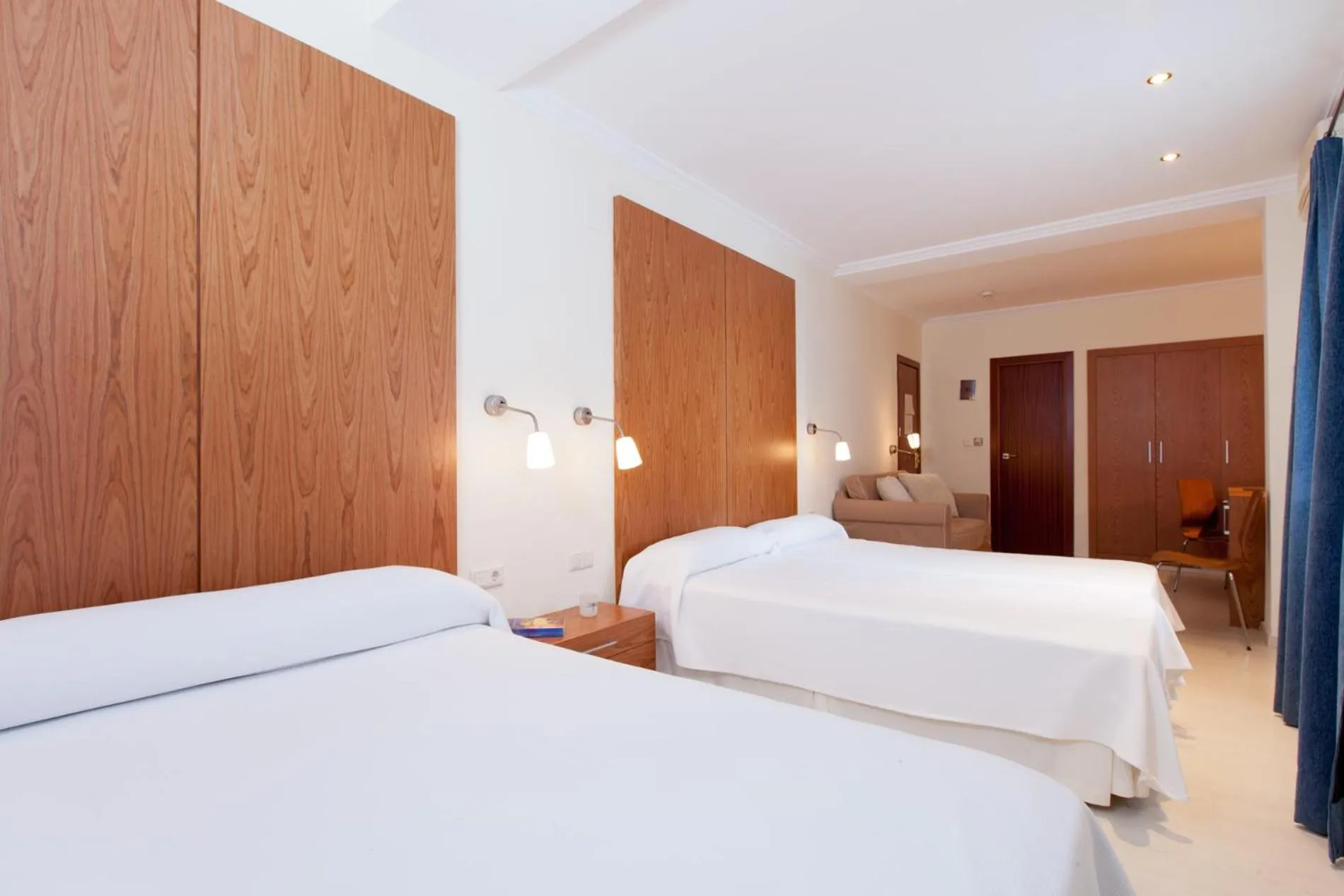 Photo of the whole room, Bed in Hotel MR Costa Blanca