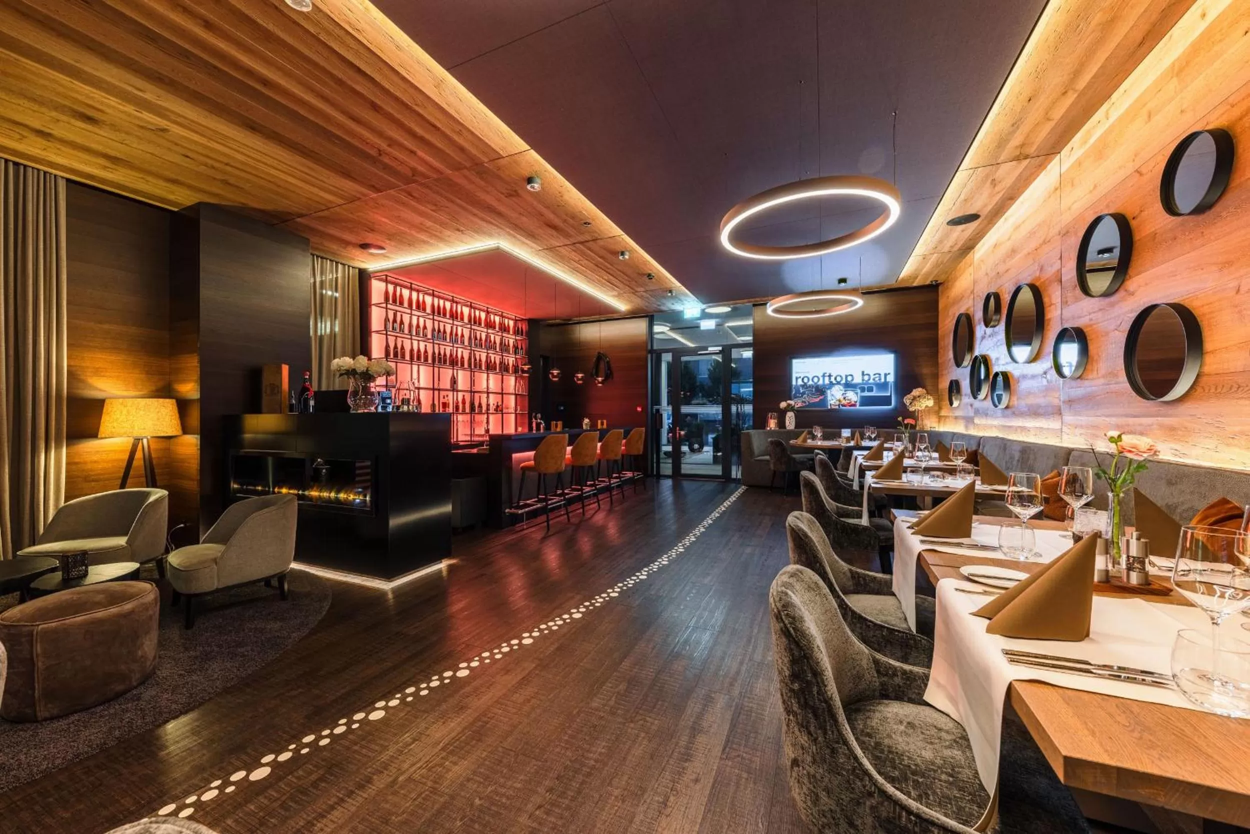 Restaurant/places to eat in Hotel kommod