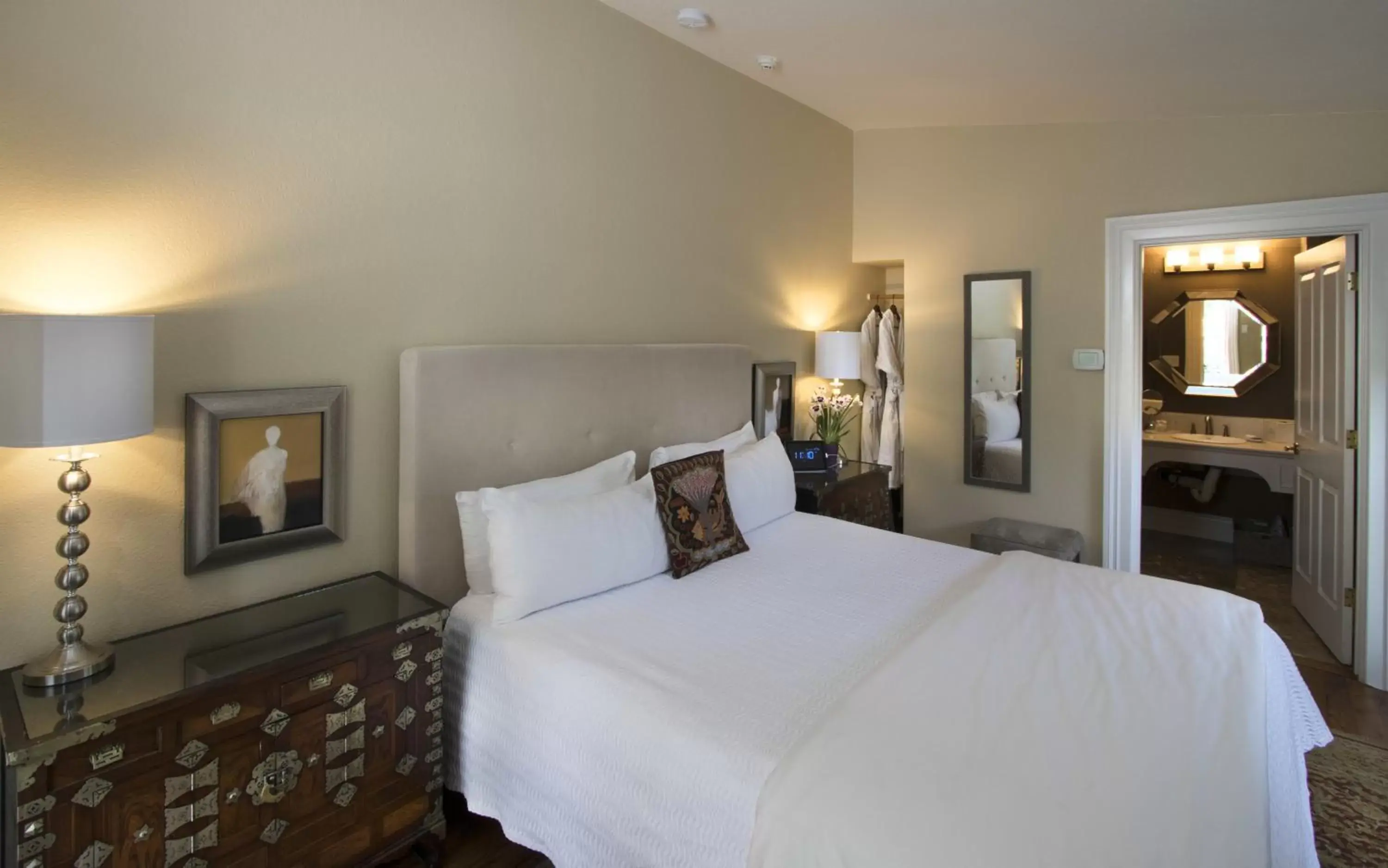 Deluxe King Room in Embrace Calistoga