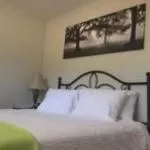 Bed in Olancha RV Park and Motel