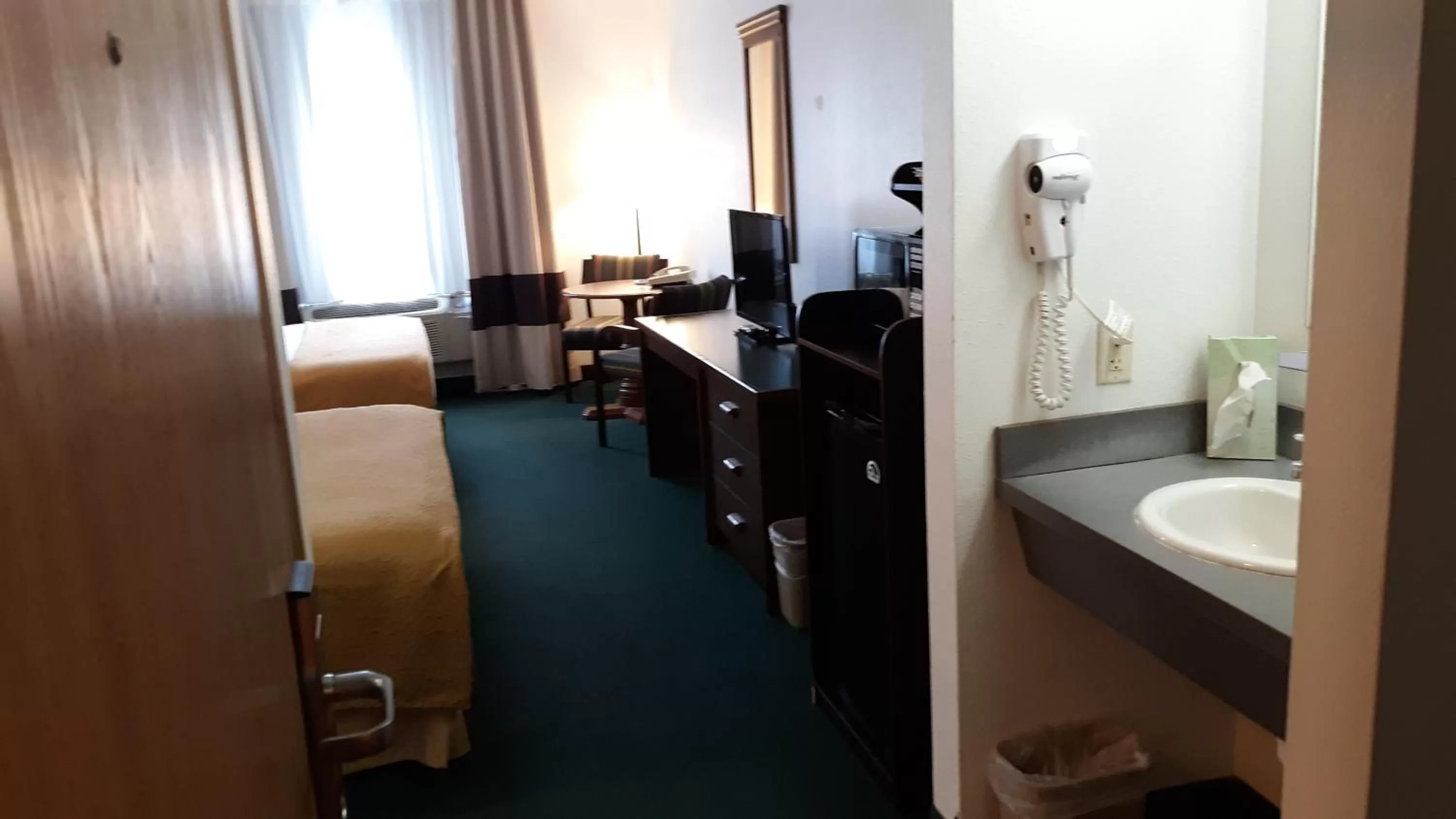 Bedroom in Pleasant Moose Lodge