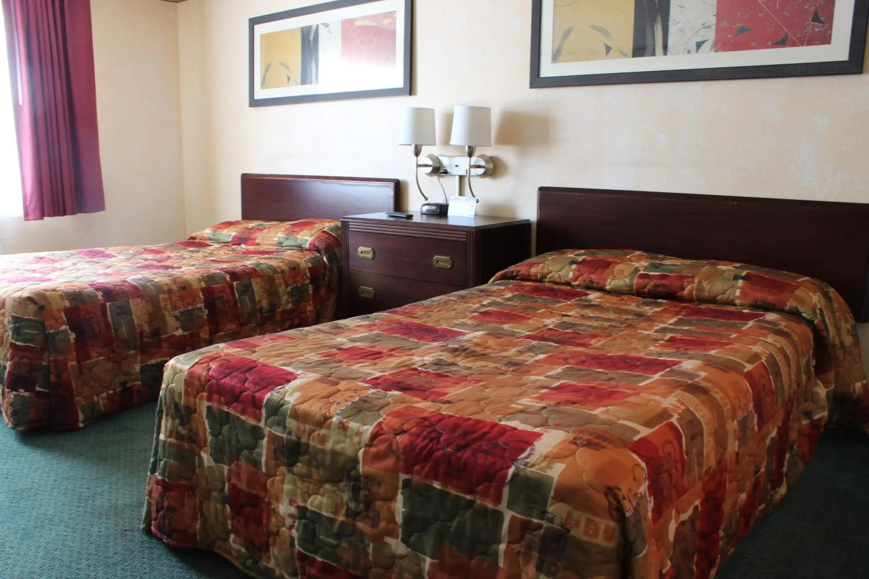 Room with Two Double Beds in Ocean Gateway Inn