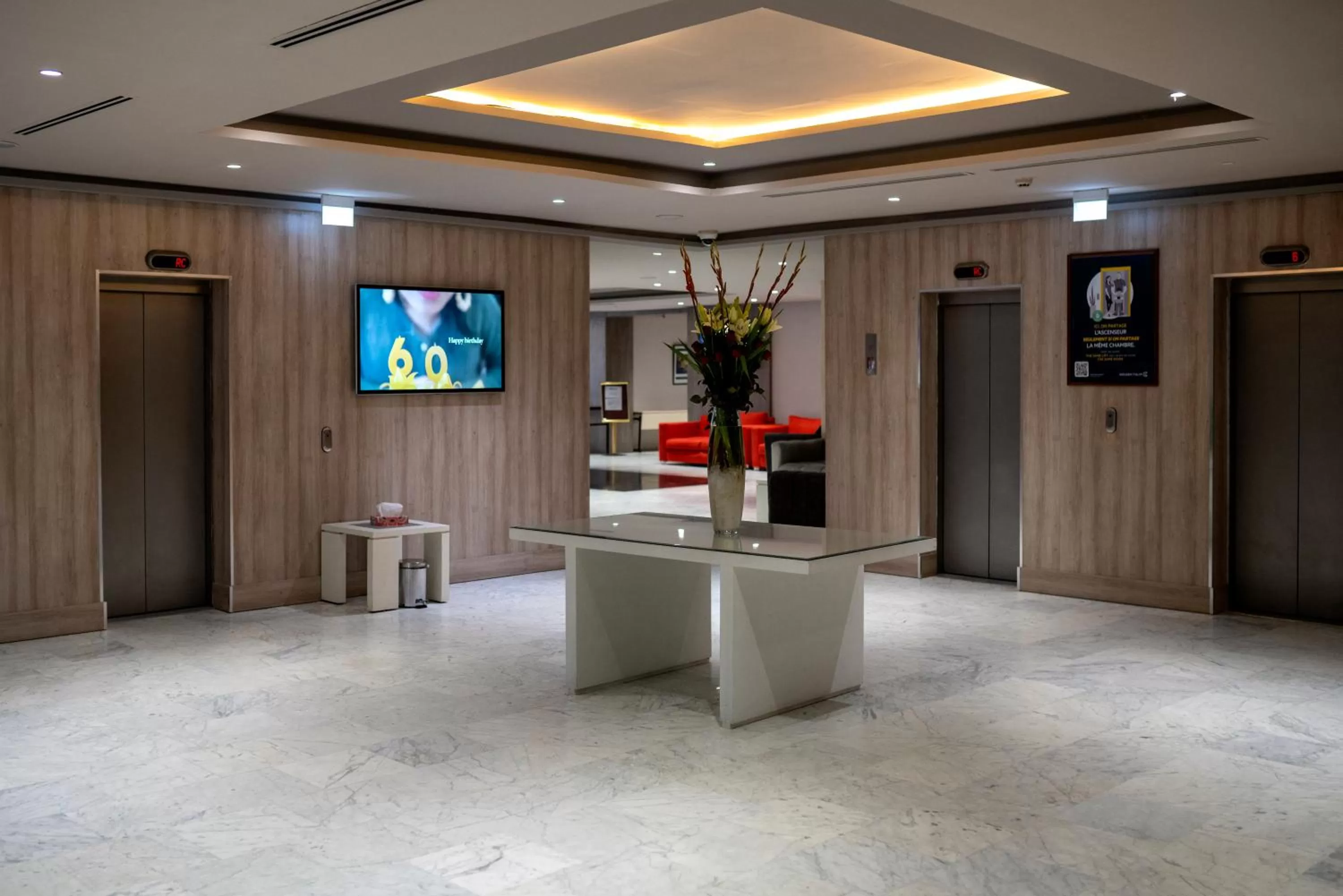 Staff in Golden Tulip El Mechtel