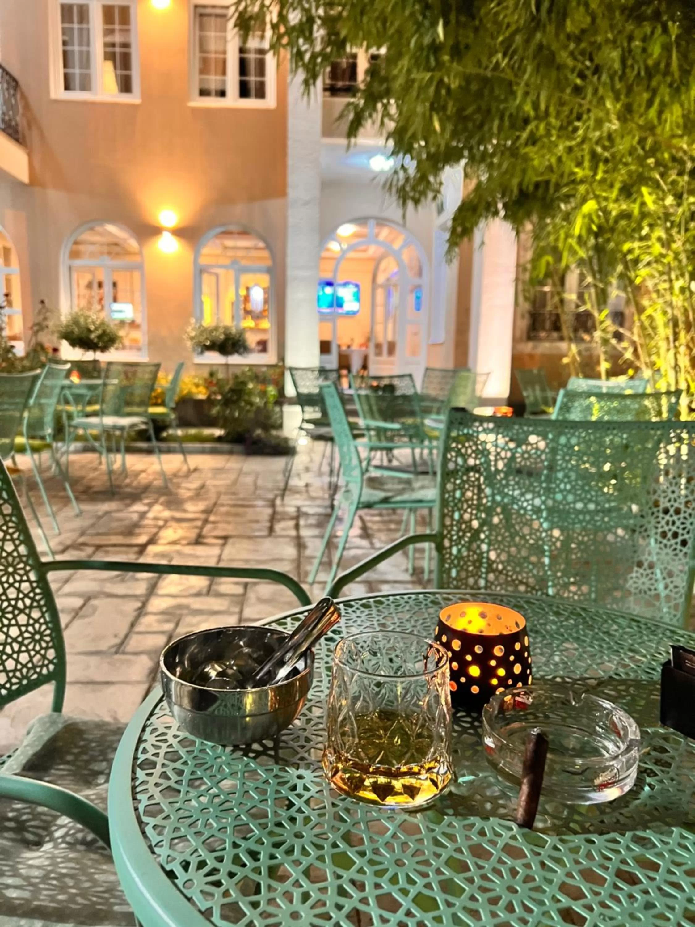 Night in Hotel TREVA