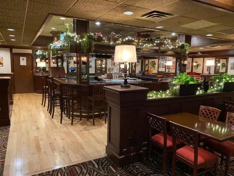 Lounge/Bar in Ramada by Wyndham Seekonk Providence Area