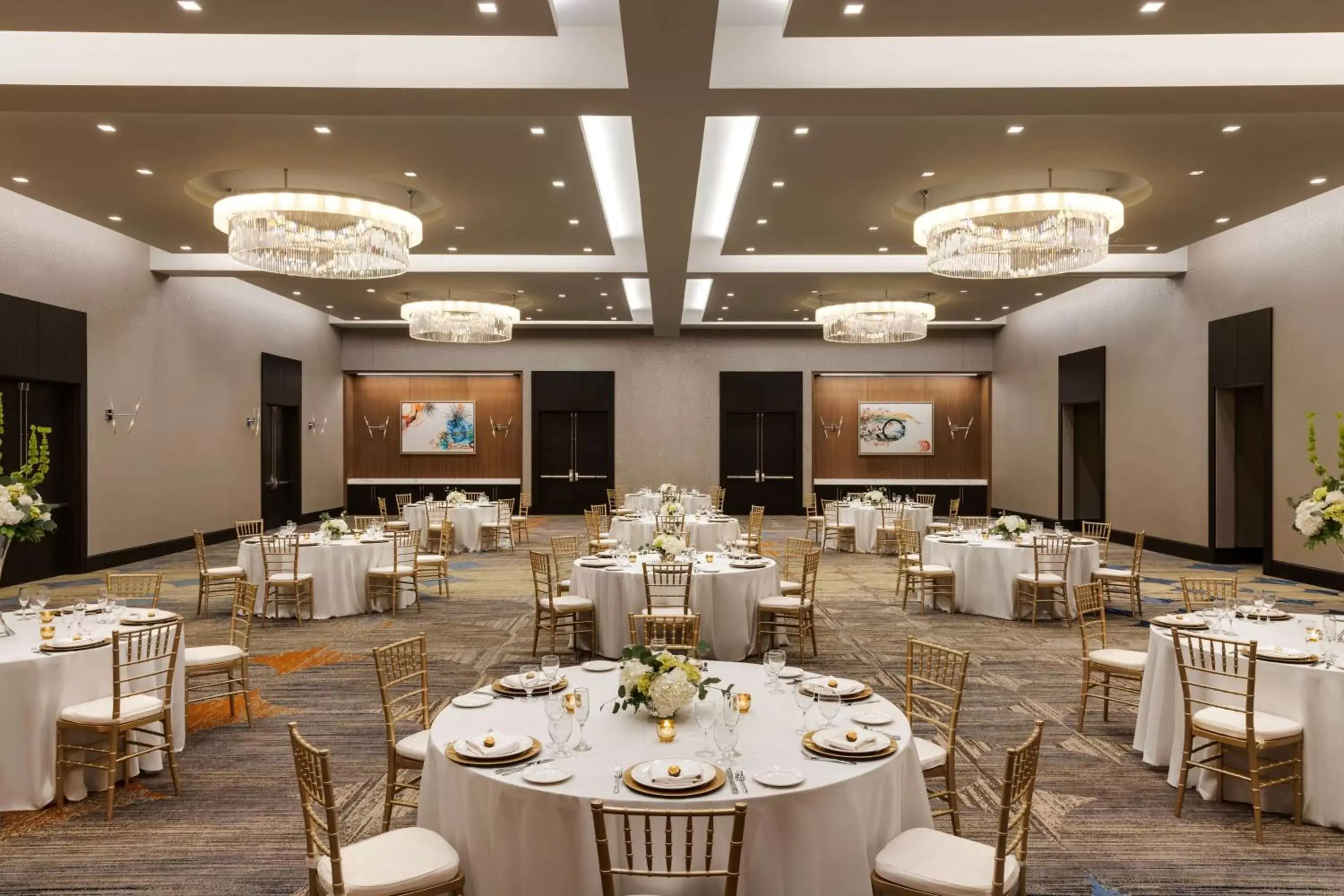 Meeting/conference room, Restaurant/Places to Eat in Hilton Alpharetta Atlanta