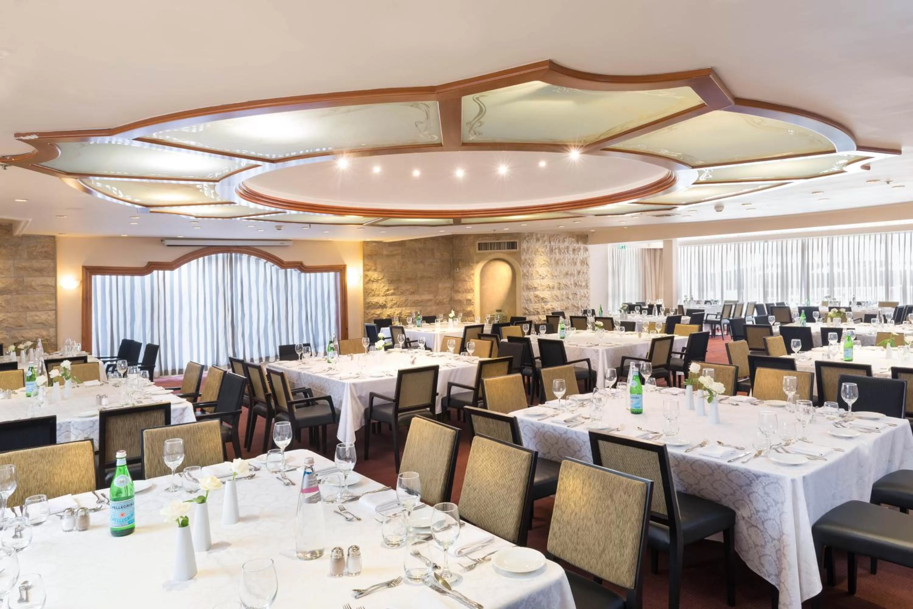 Restaurant/places to eat in Leonardo Plaza Hotel Jerusalem