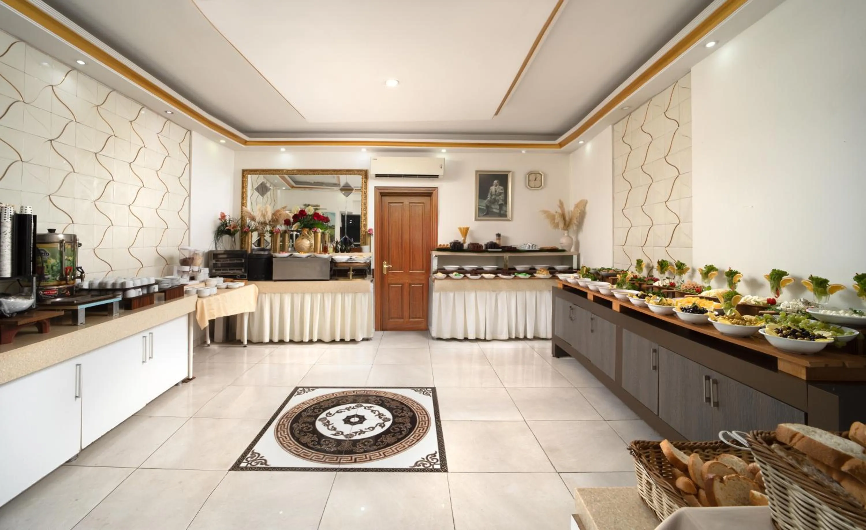 Food and drinks in Elan Hotel Istanbul Pera