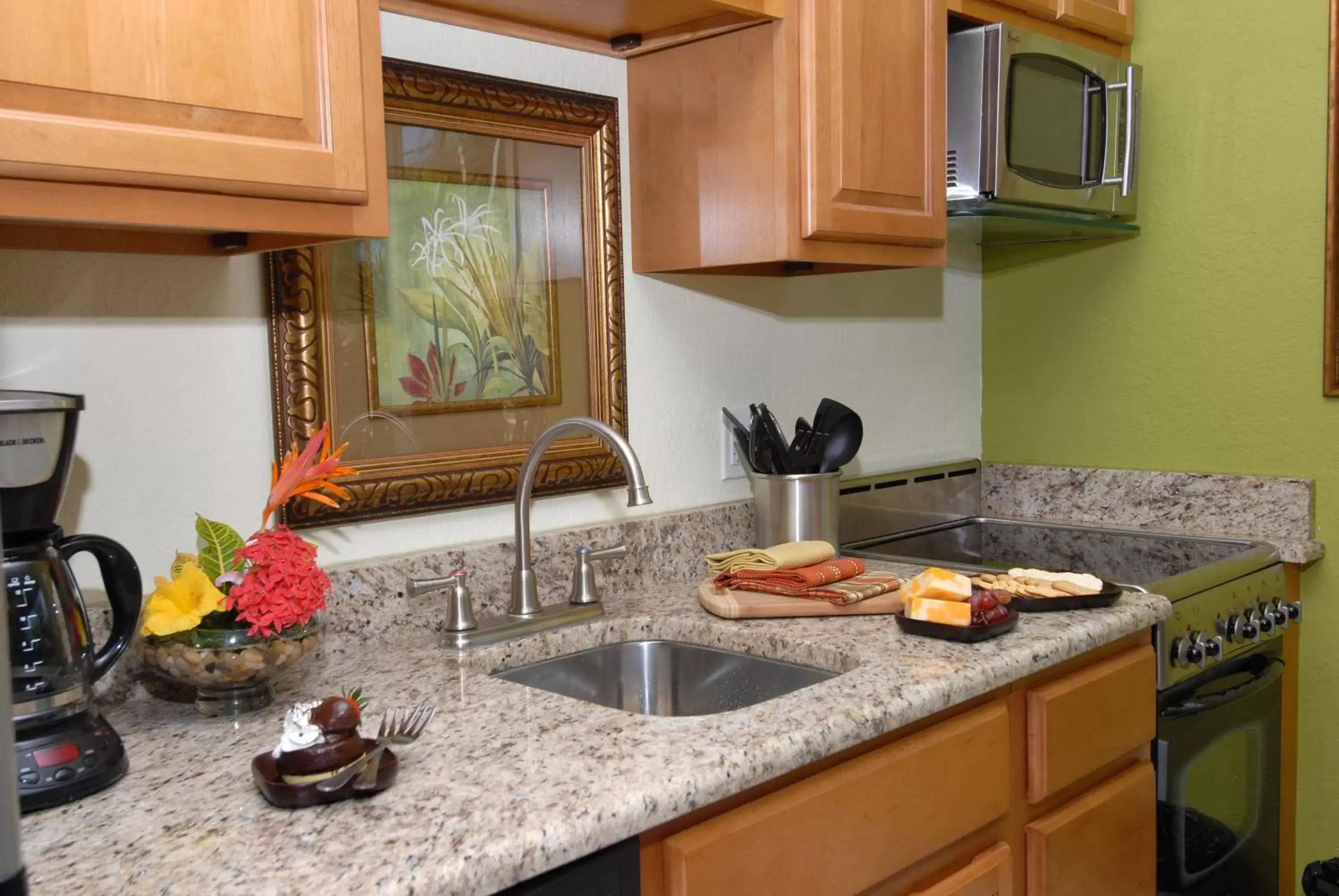 Kitchen or kitchenette, Kitchen/Kitchenette in Tropical Beach Resorts - Sarasota