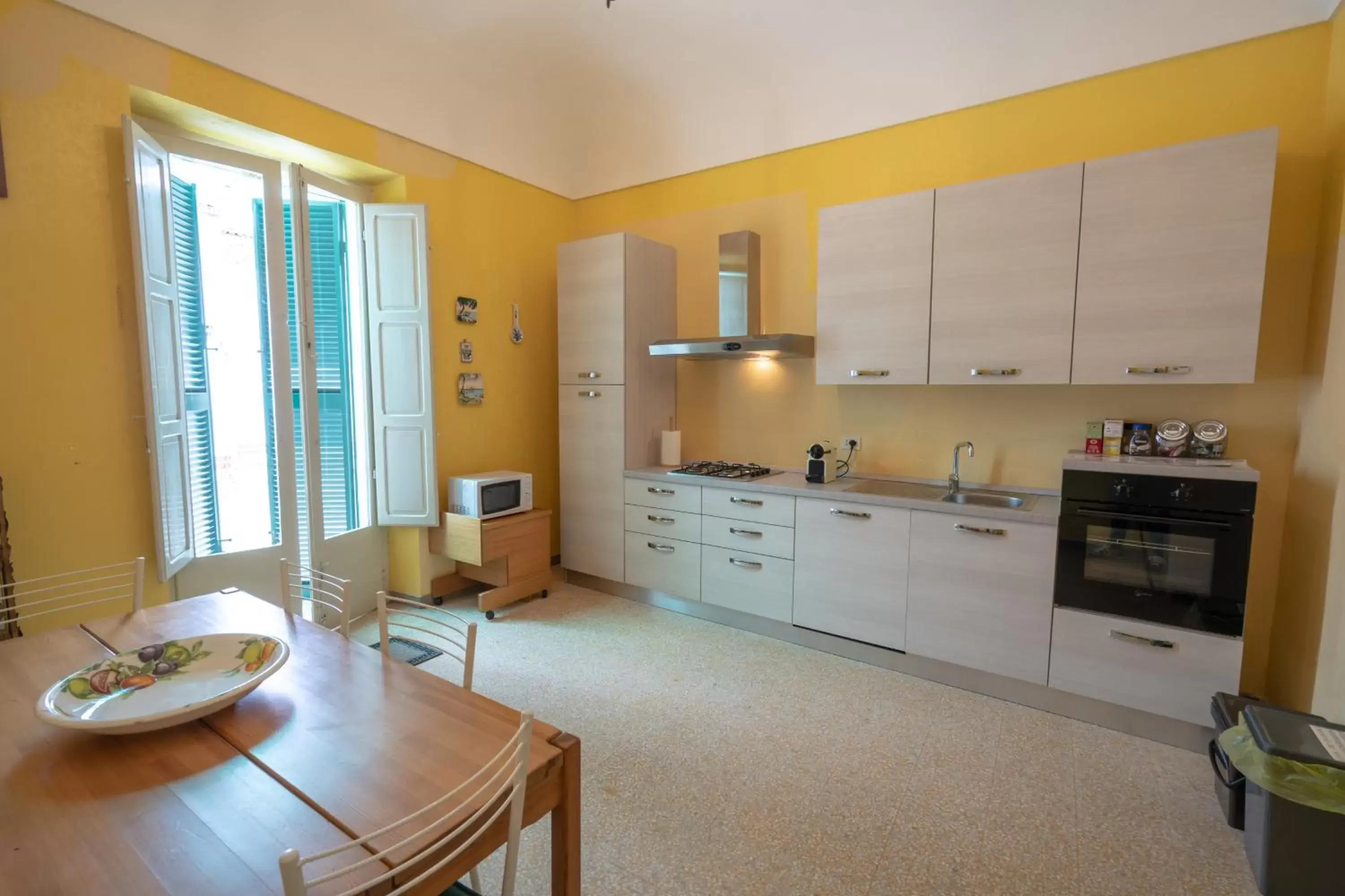 Communal kitchen, Kitchen/Kitchenette in Il Giardino Nascosto B&B