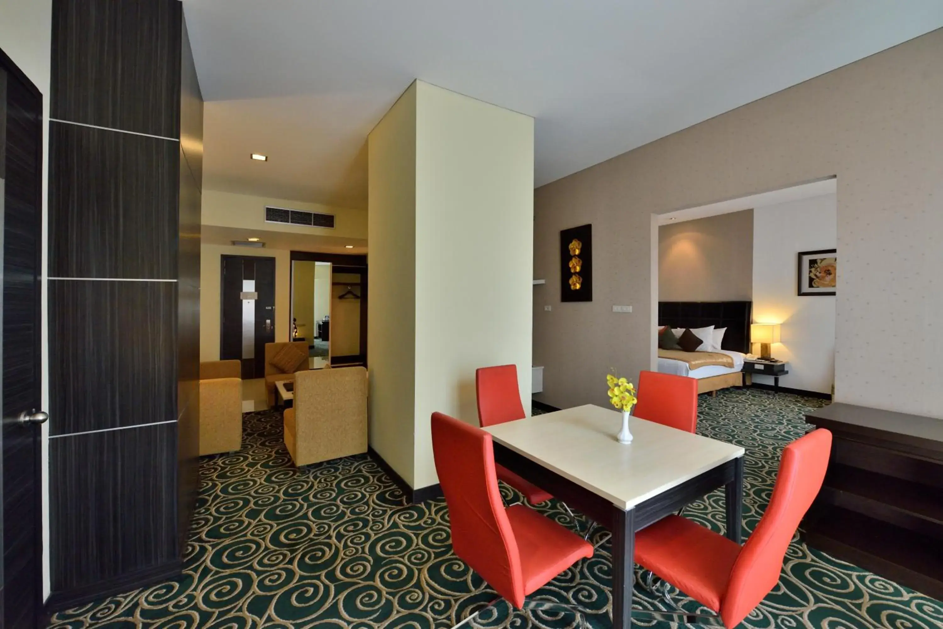 Dining Area in Golden Flower Hotel