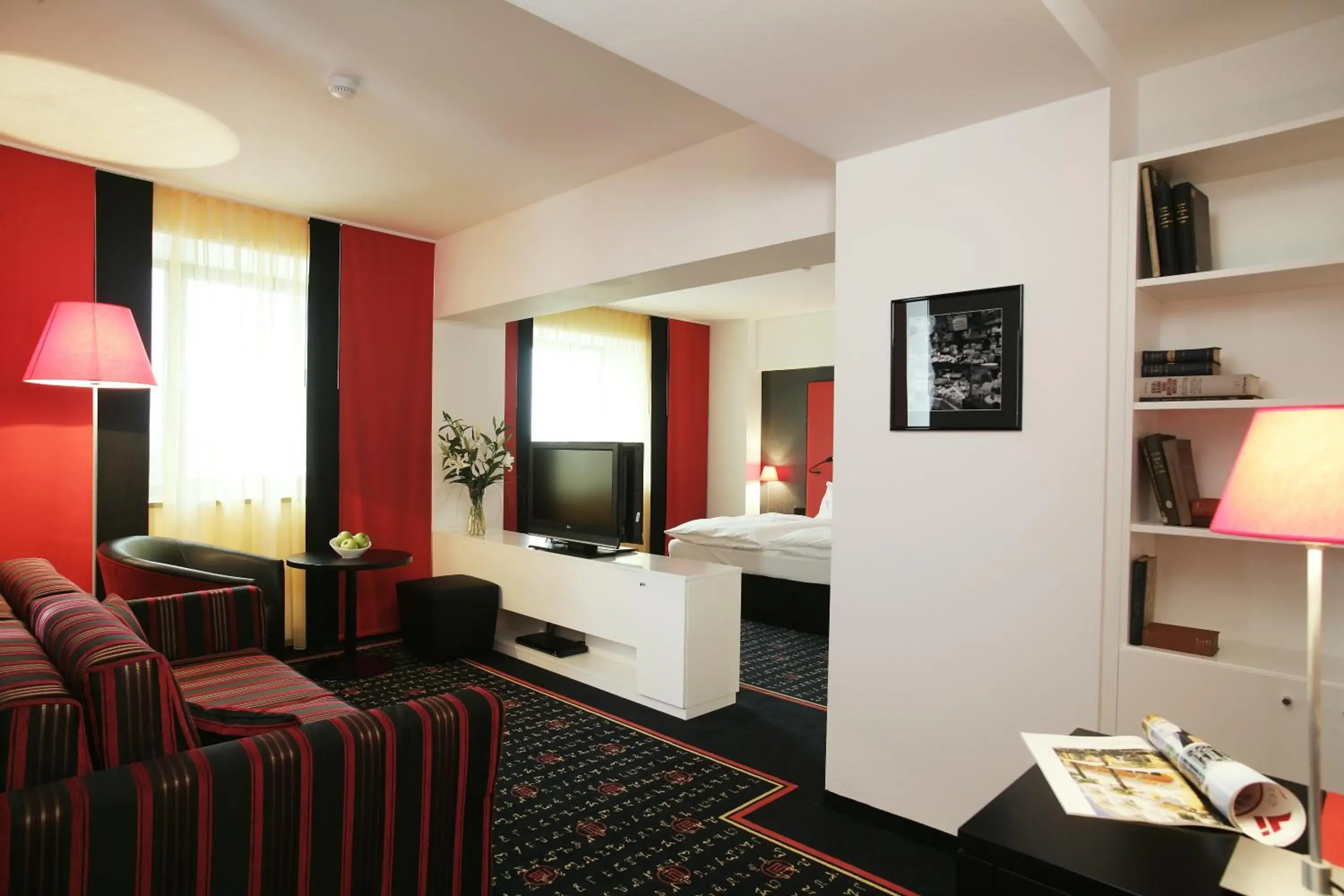 Photo of the whole room, Seating Area in Vienna House Easy By Wyndham Airport Bucharest