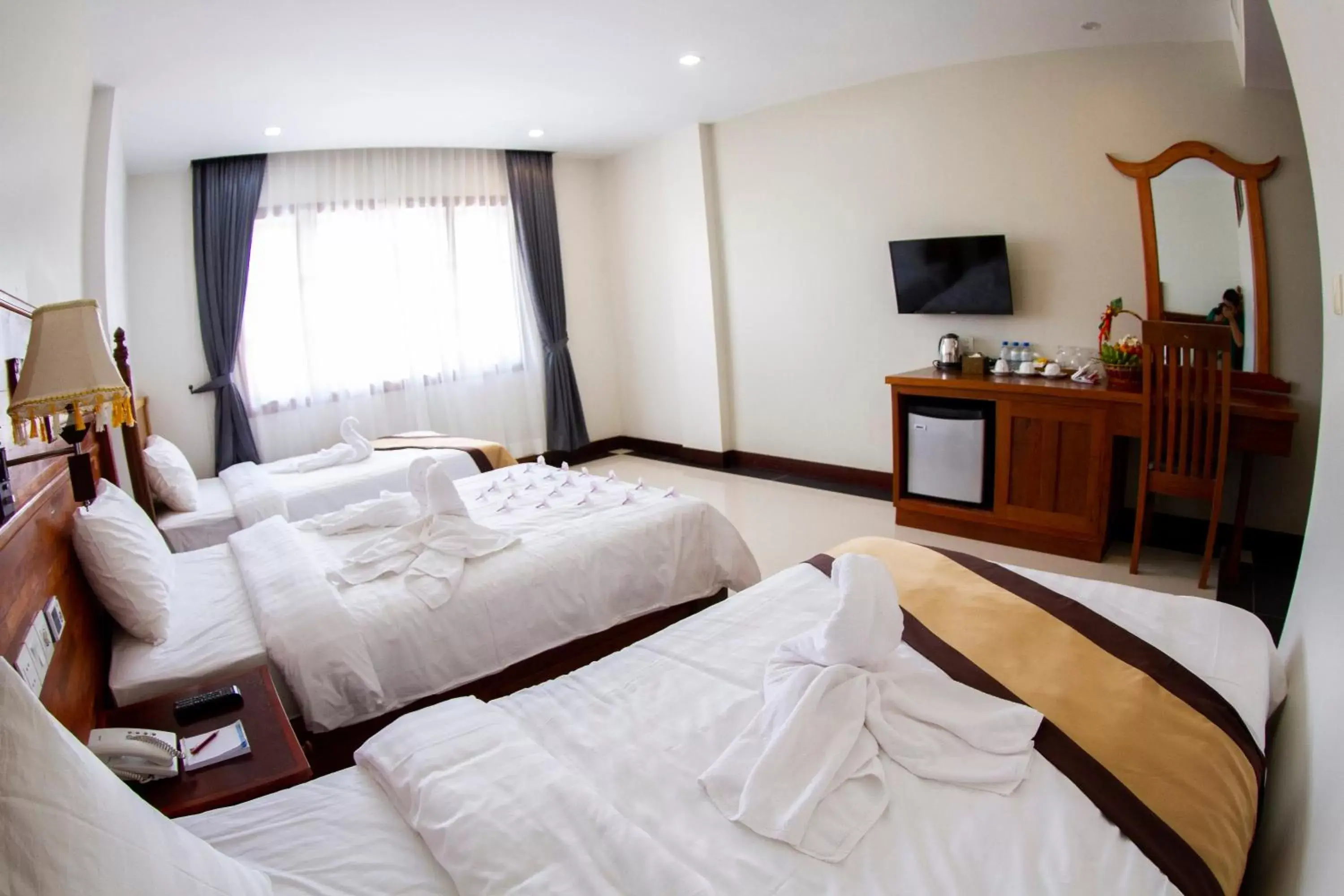 Coffee/tea facilities, Bed in Kampong Thom Palace Hotel Coffee/tea facilities, Bed in Kampong Thom Palace Hotel