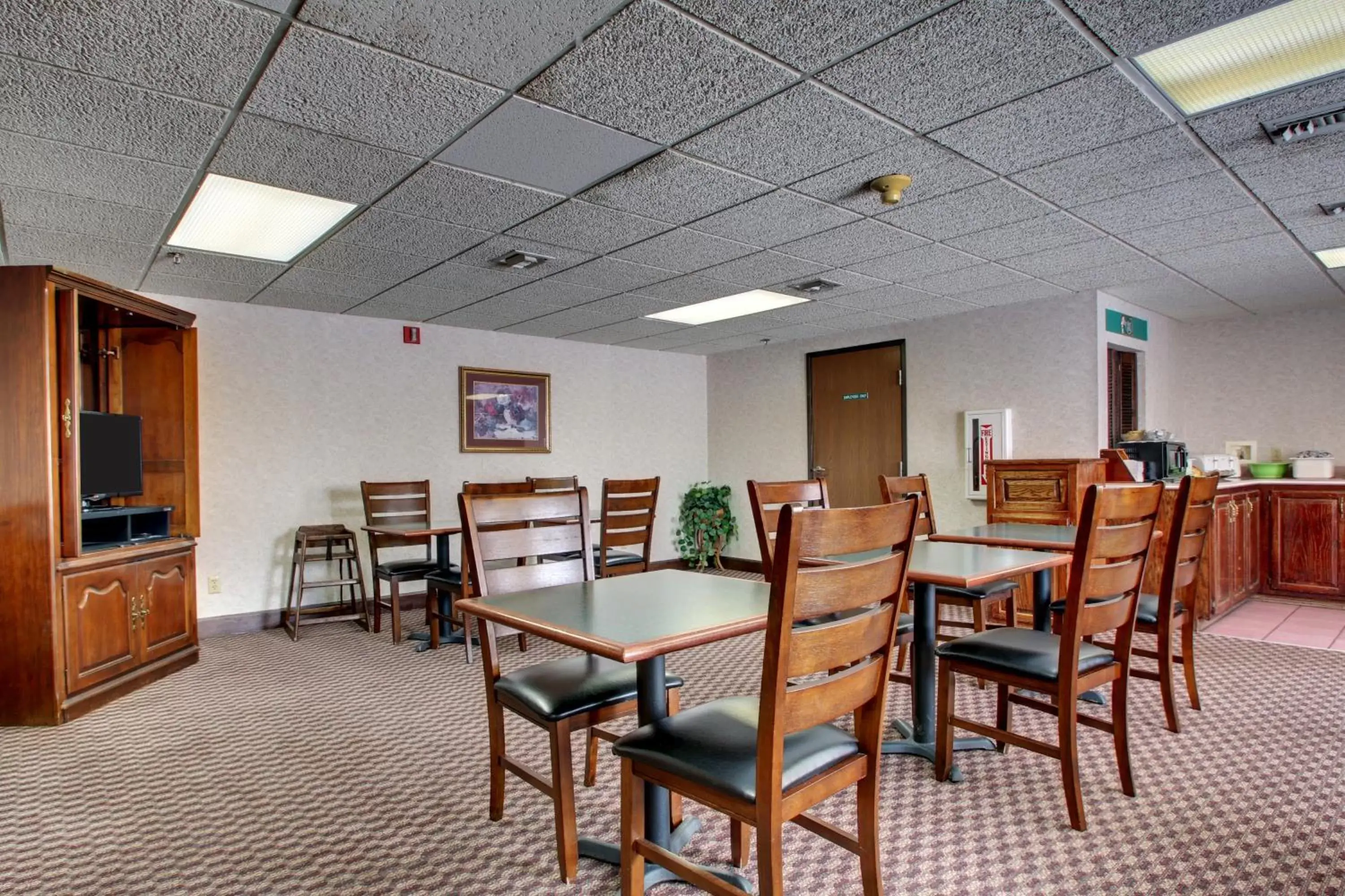 Property building, Restaurant/Places to Eat in Key West Inn - Baxley