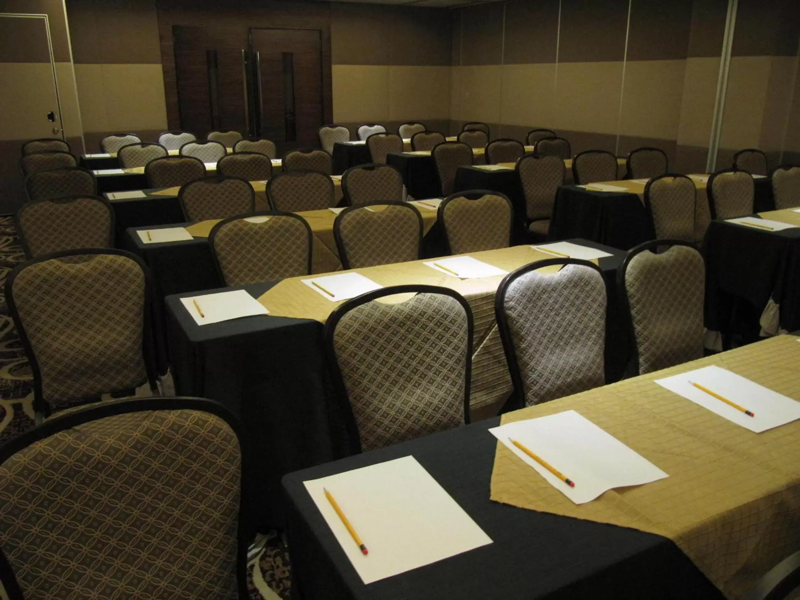 Business facilities, Business Area/Conference Room in Castle Peak Hotel
