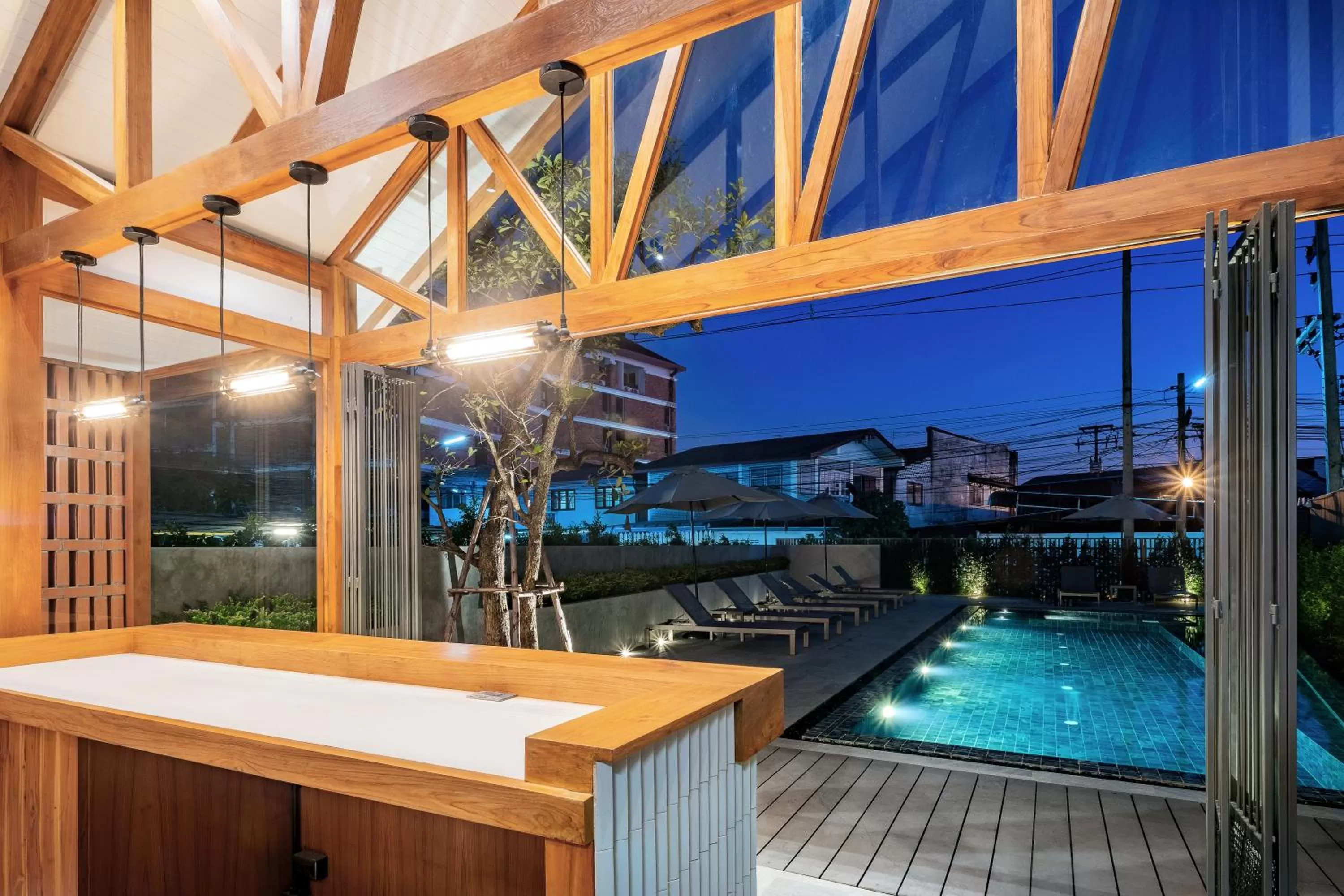 Swimming pool in Raming Lodge Hotel