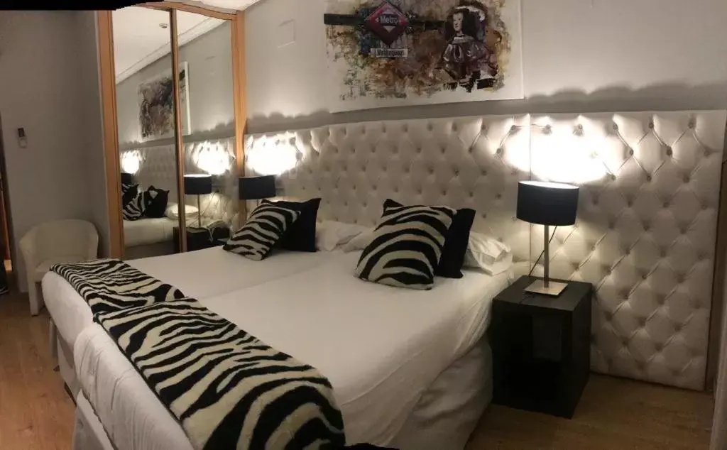 Bed in Hotel Suites Feria de Madrid