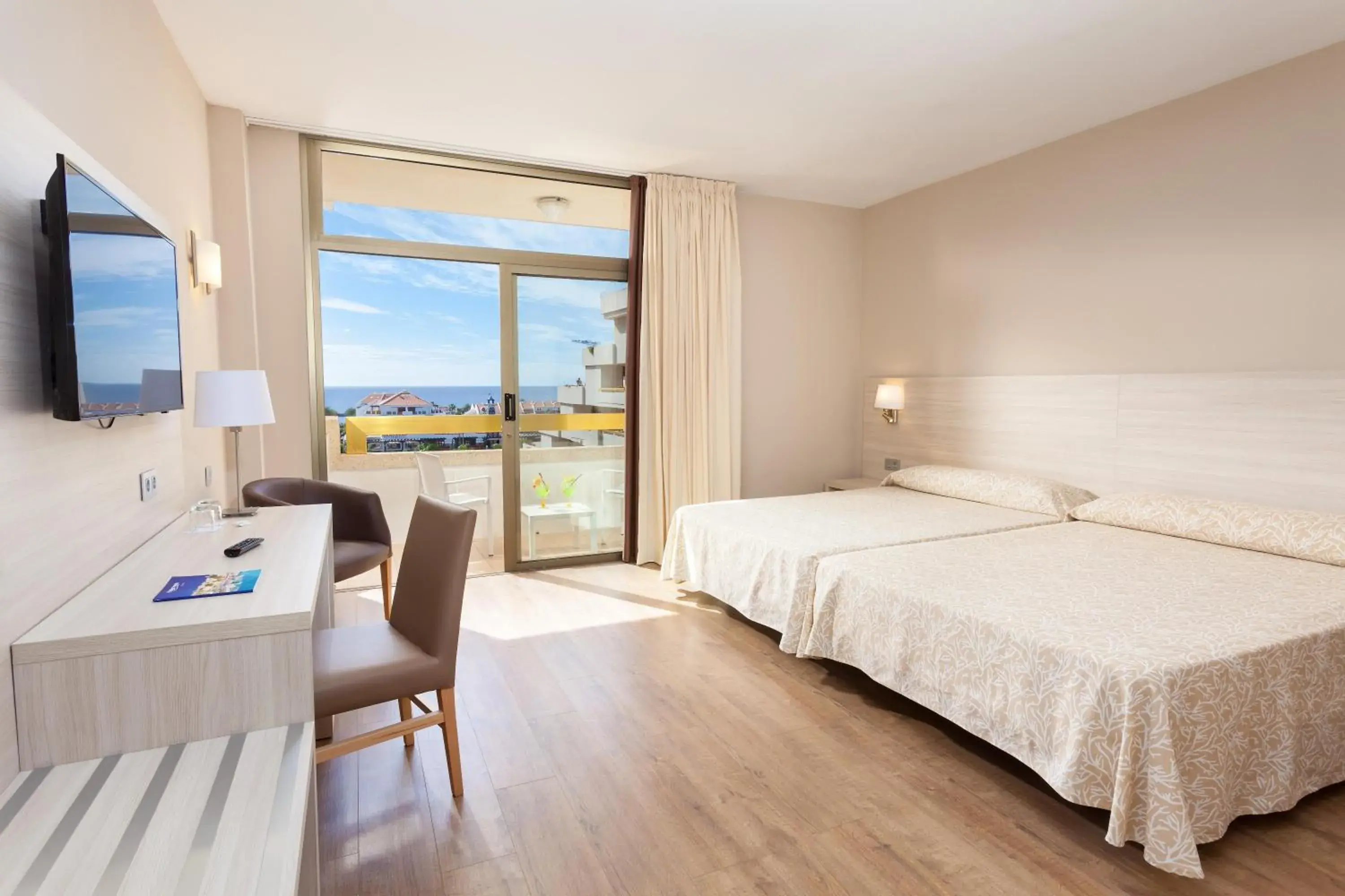 Photo of the whole room, Bed in Hotel Best Tenerife Photo of the whole room, Bed in Hotel Best Tenerife