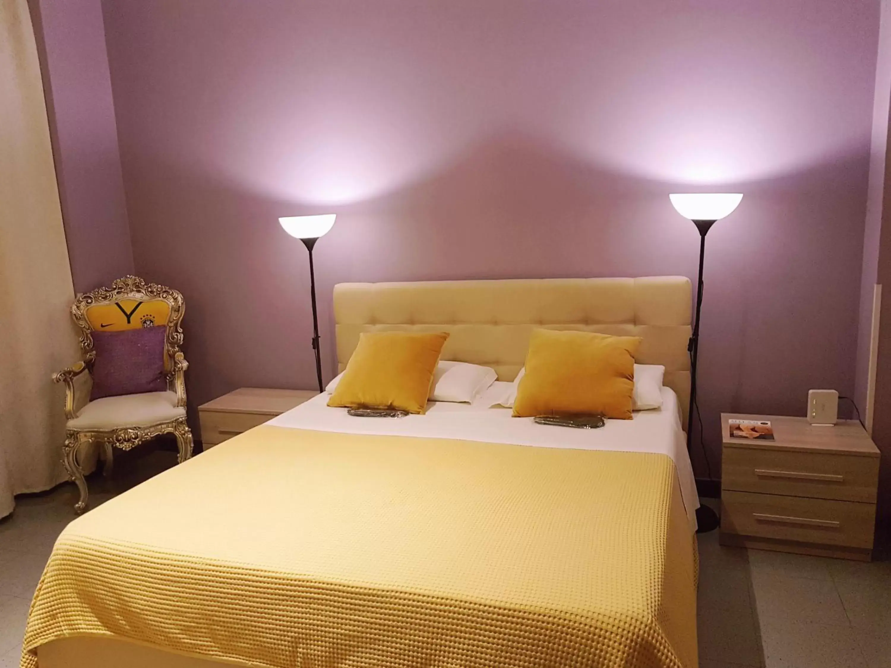 Bed in Residence House Aramis Milano -with free parking