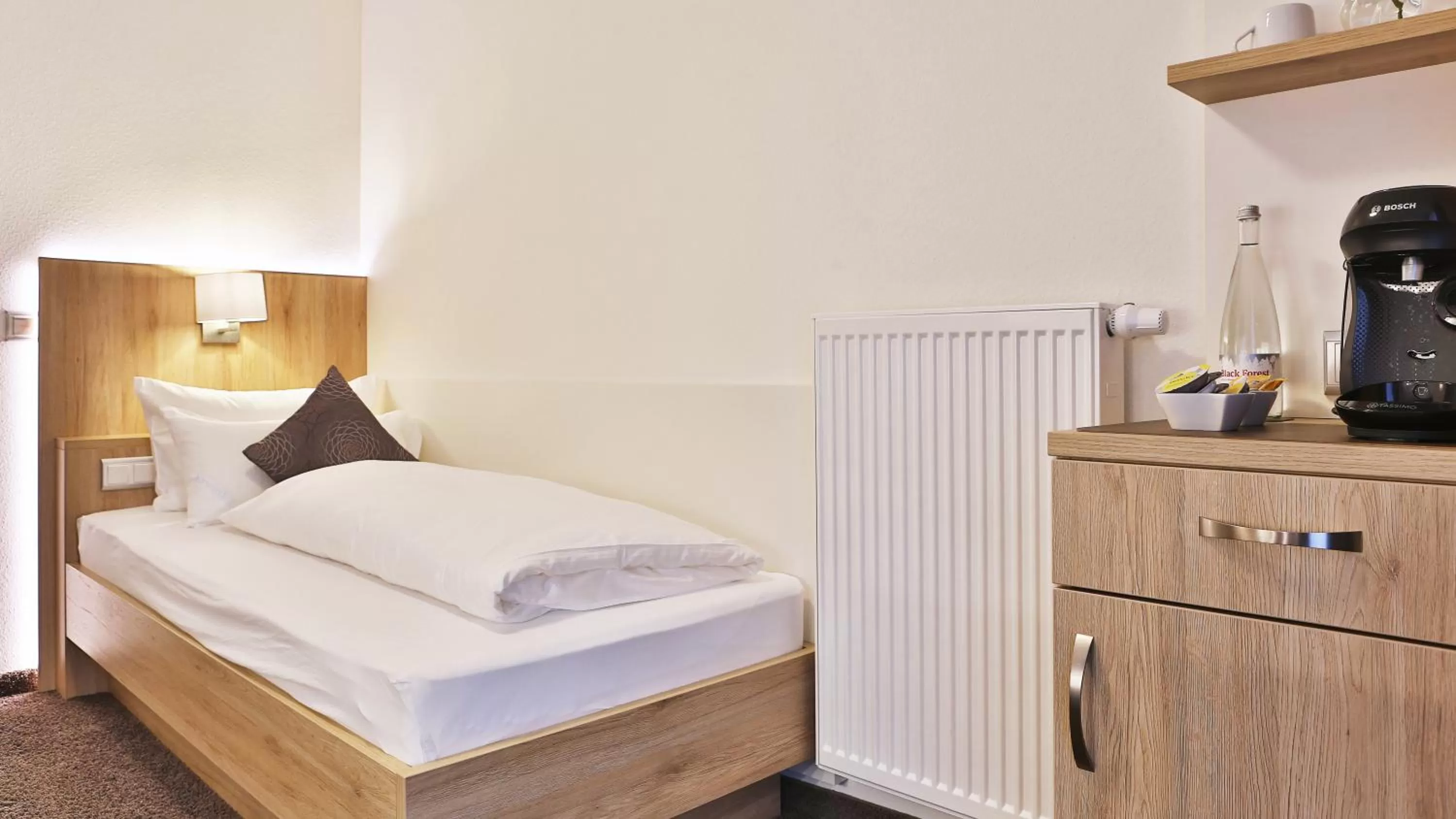 Bed in Hotel Restaurant Schiff