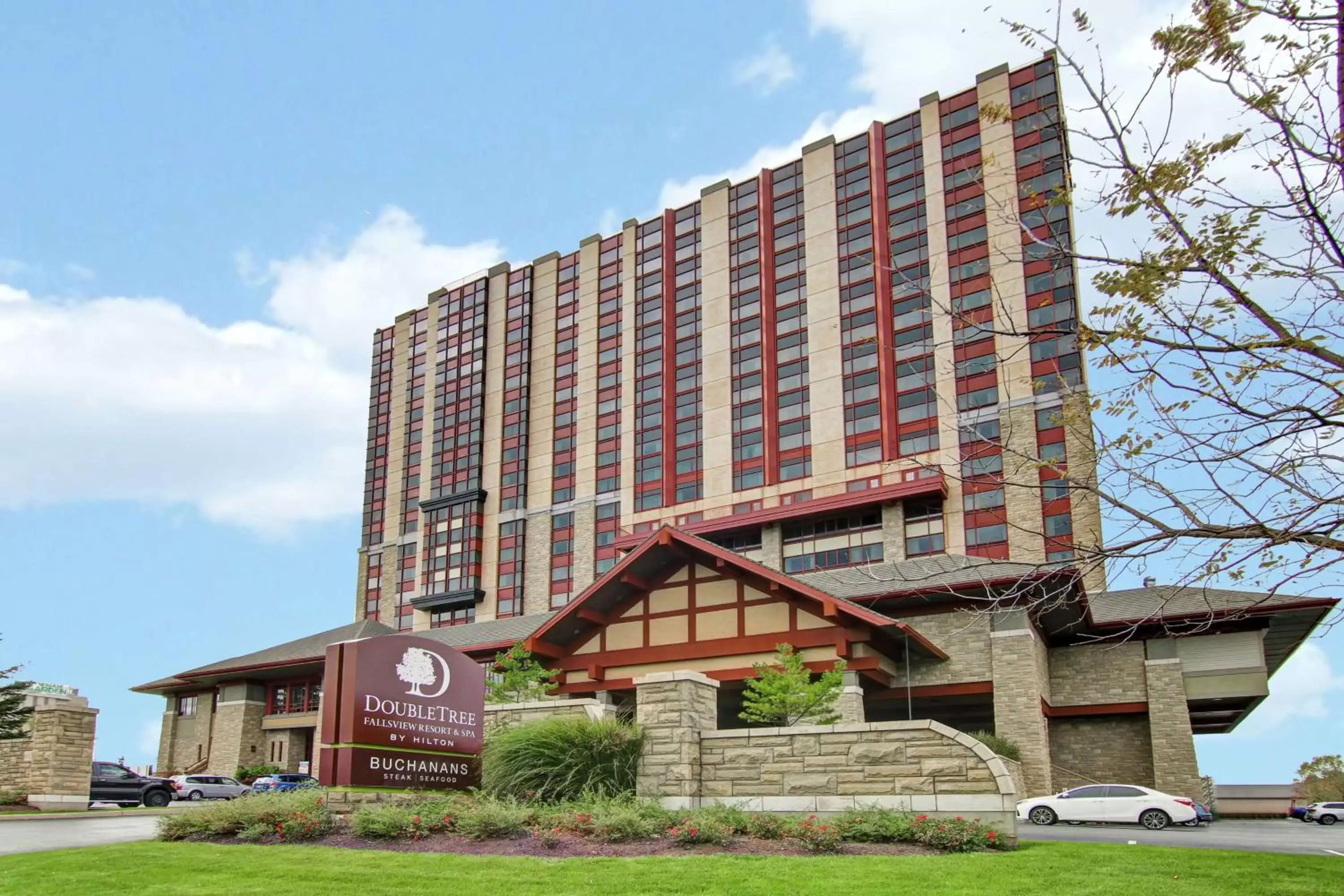 Property Building in DoubleTree Fallsview Resort & Spa by Hilton - Niagara Falls