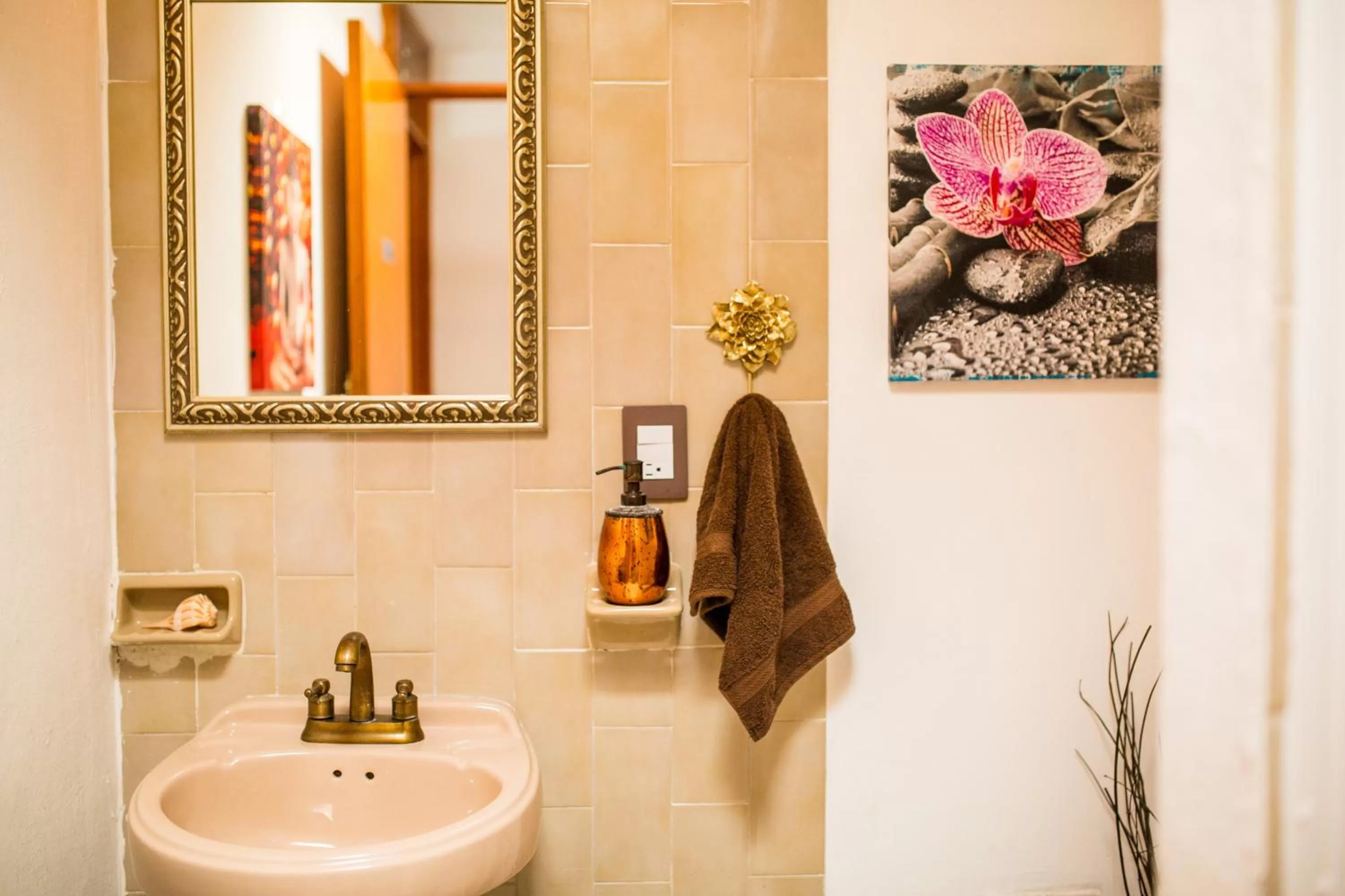 Casa Blanca Boutique & Organic