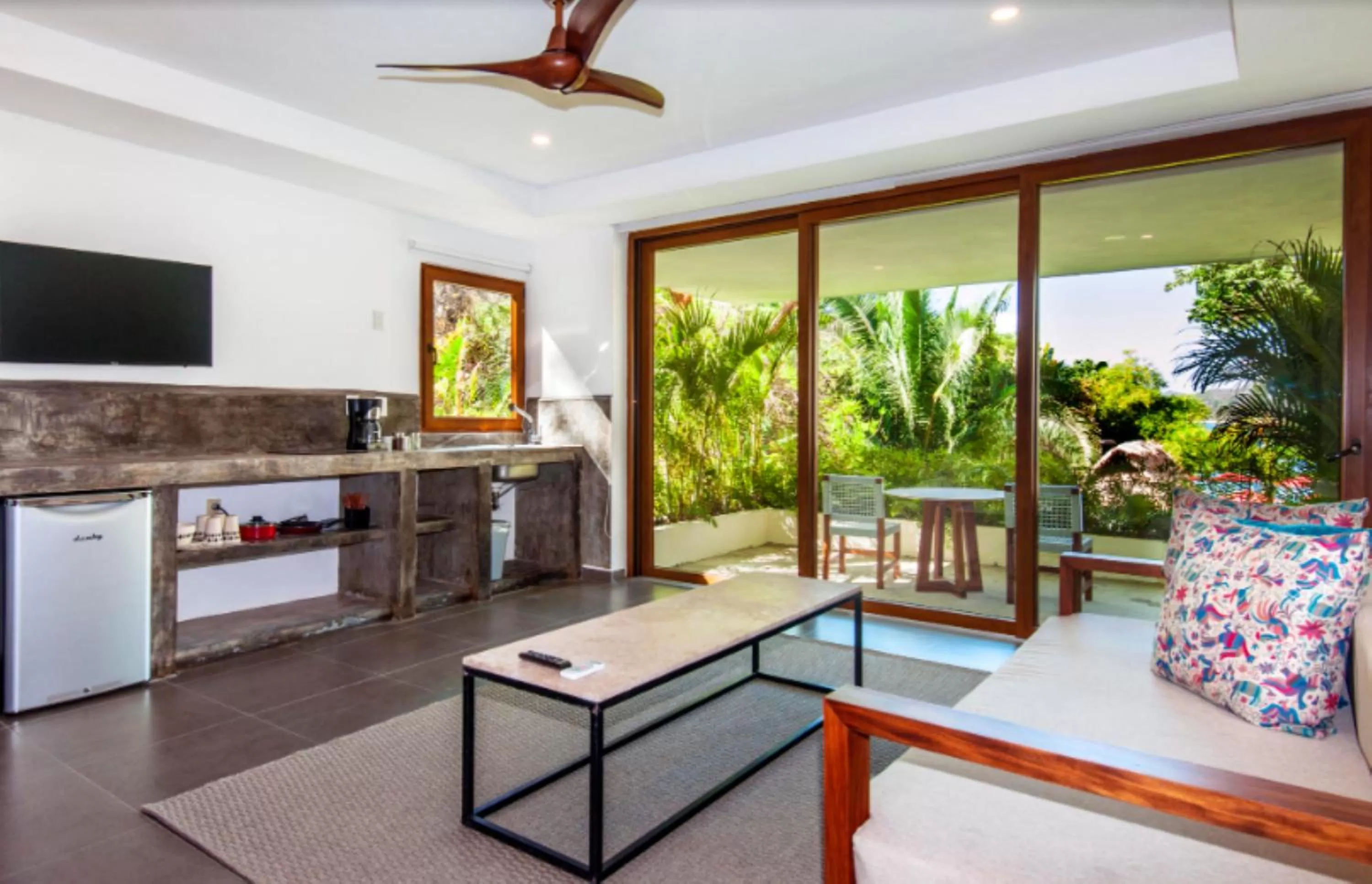 Photo of the whole room in Ysuri Sayulita - Beachfront Hotel