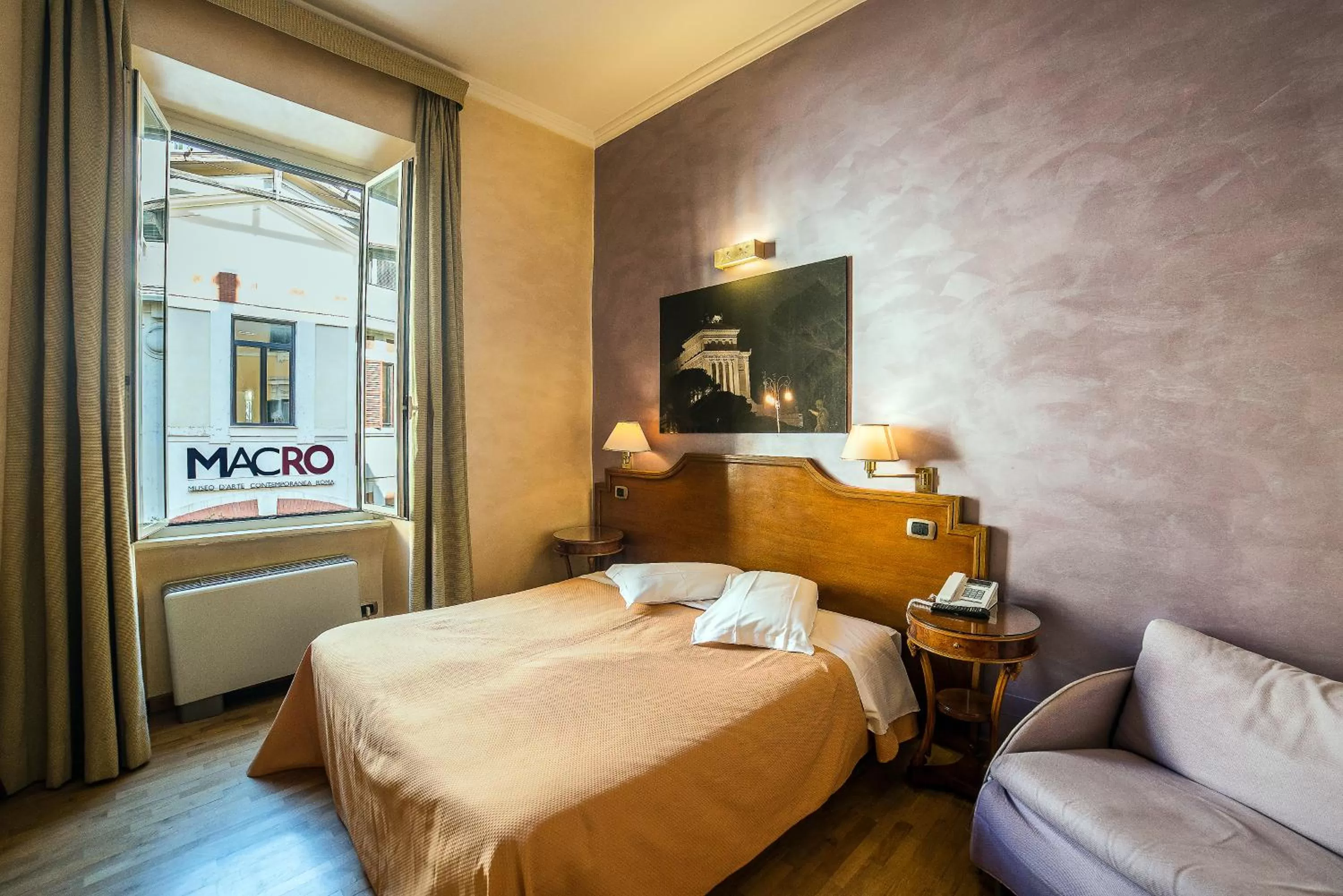 View (from property/room), Bed in Hotel Kent