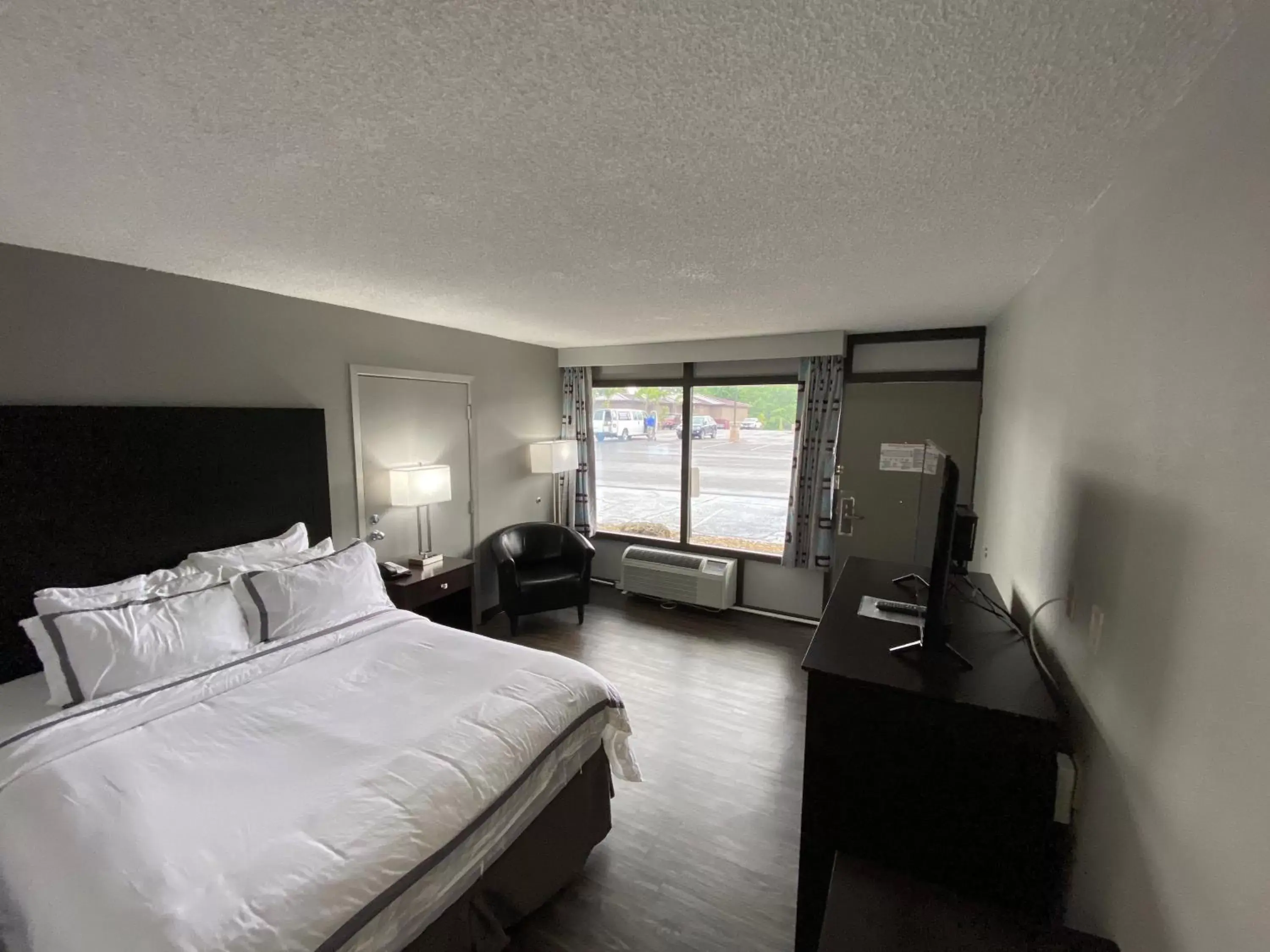 Bedroom, Bed in The Resort at Lake of the Ozarks Bedroom, Bed in The Resort at Lake of the Ozarks