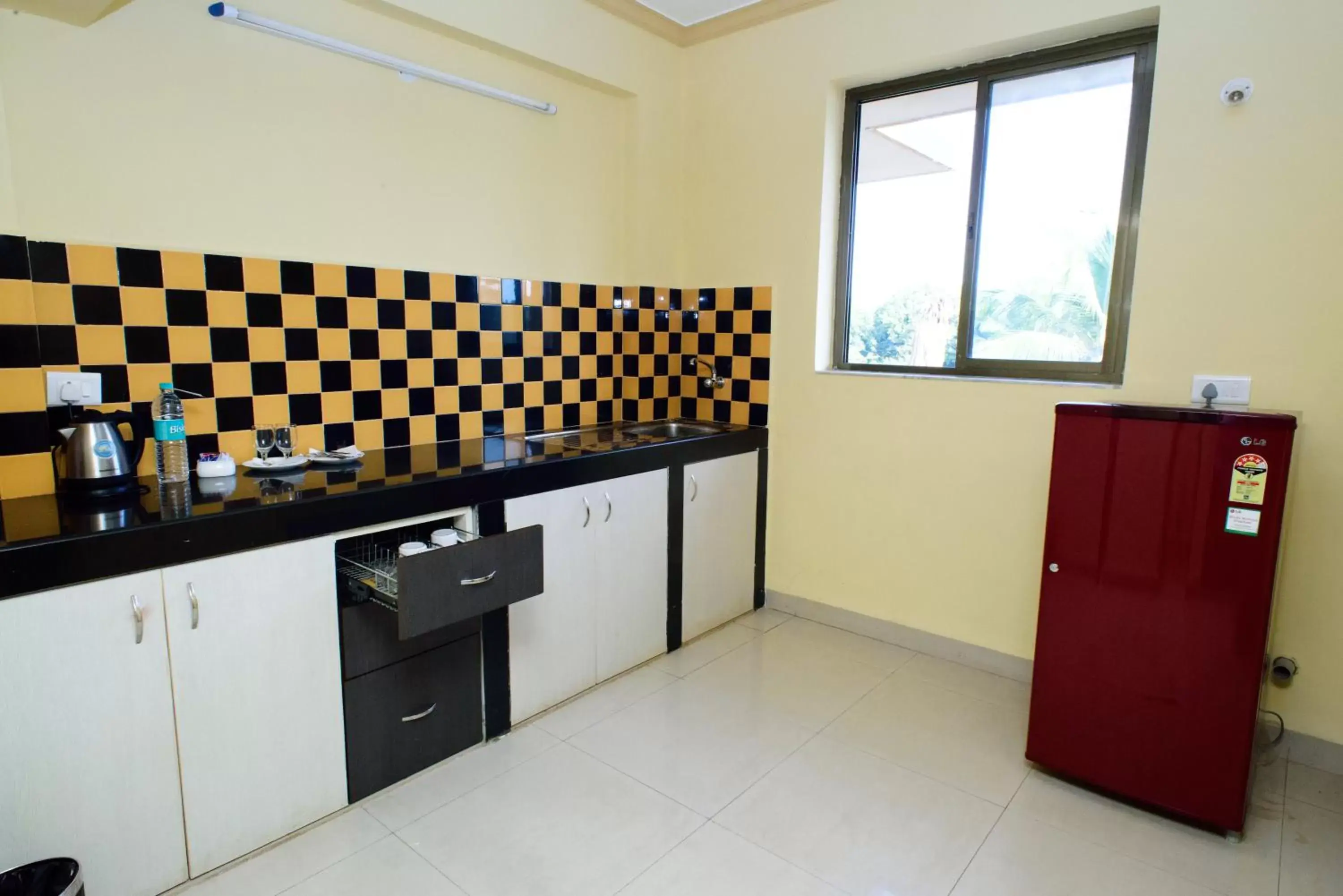 Kitchen or kitchenette, Kitchen/Kitchenette in La Grace Resort