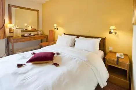 Double Room in Roebuck by Greene King Inns Double Room in Roebuck by Greene King Inns