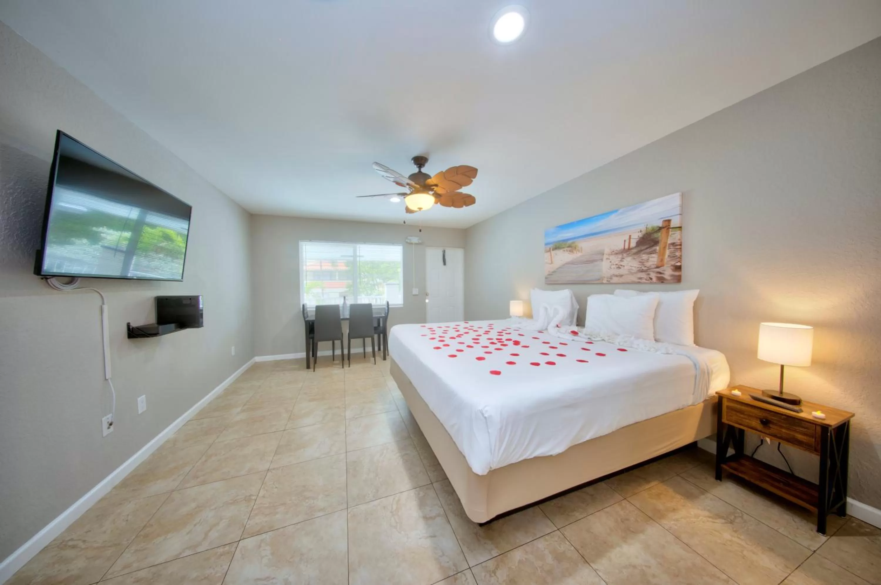 Bed in Surf & Sand Seaside