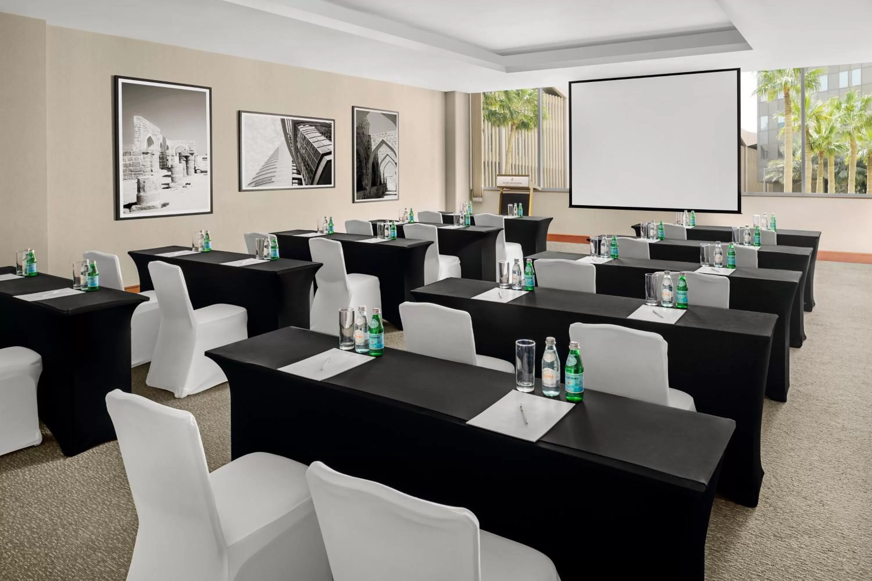 Meeting/conference room in InterContinental Bahrain by IHG