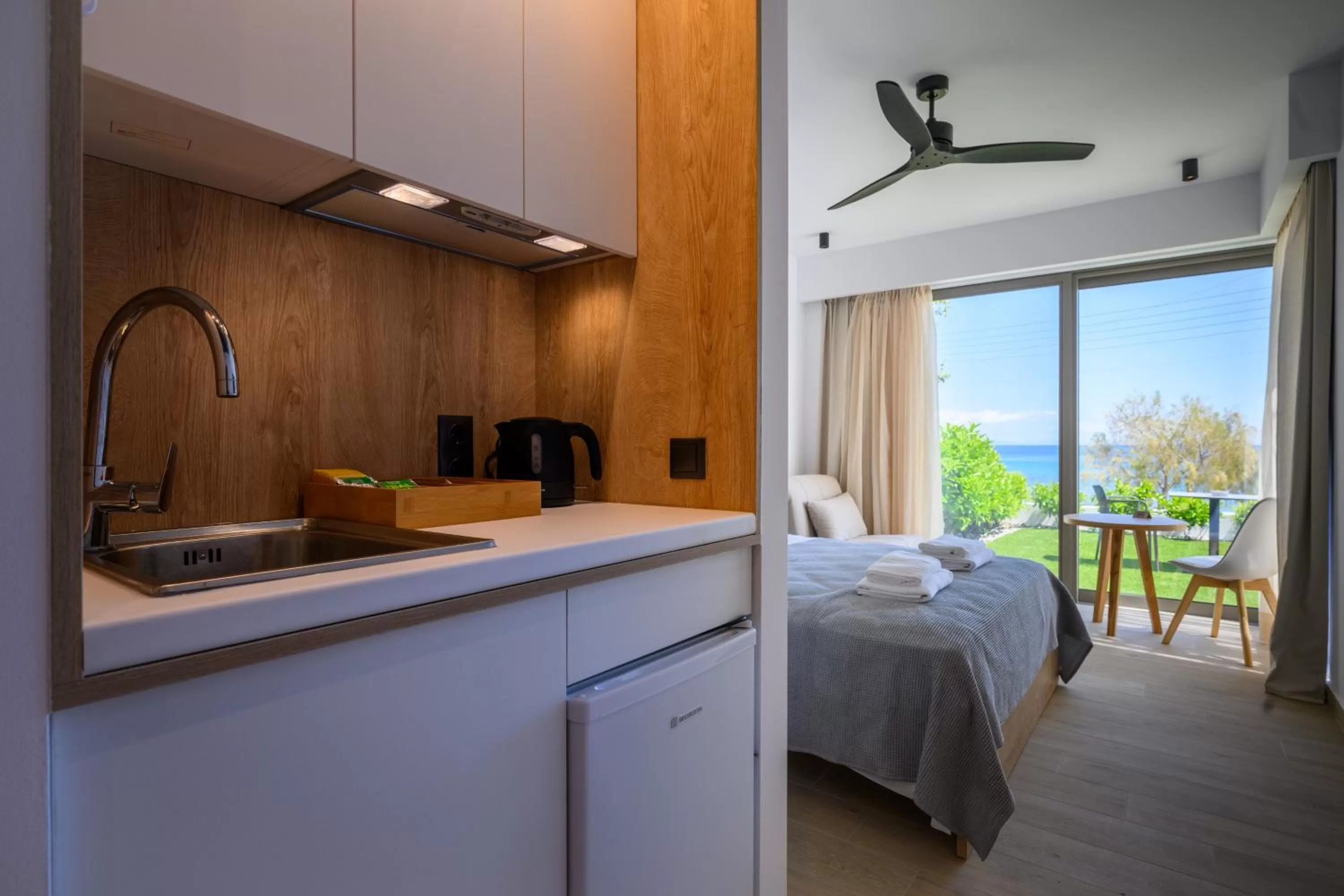 Kitchen or kitchenette, Bed in CUBES ON THE BEACH Athens Airport