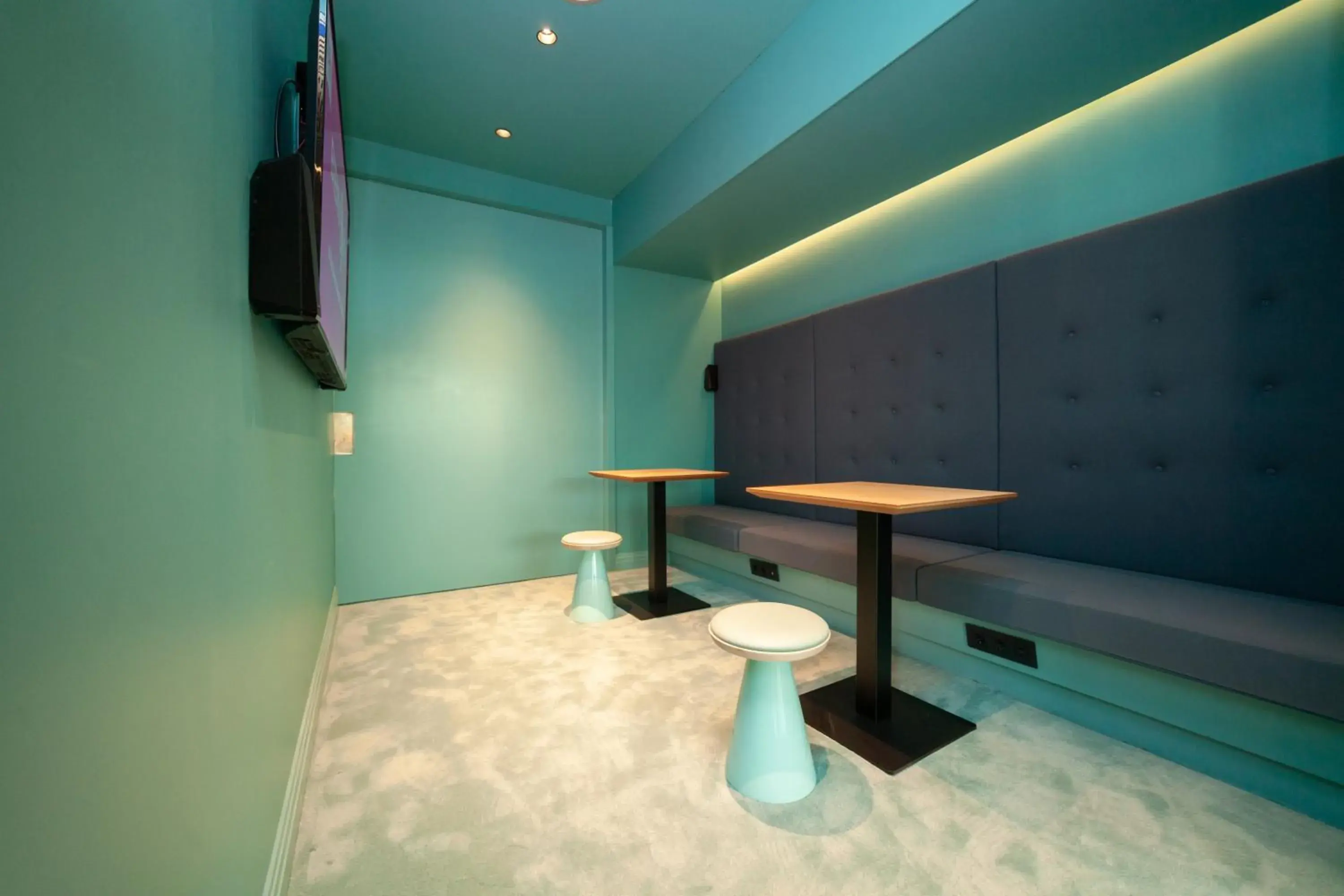 Lobby or reception, Bathroom in  ibis Madrid Alcala de Henares La Garena
