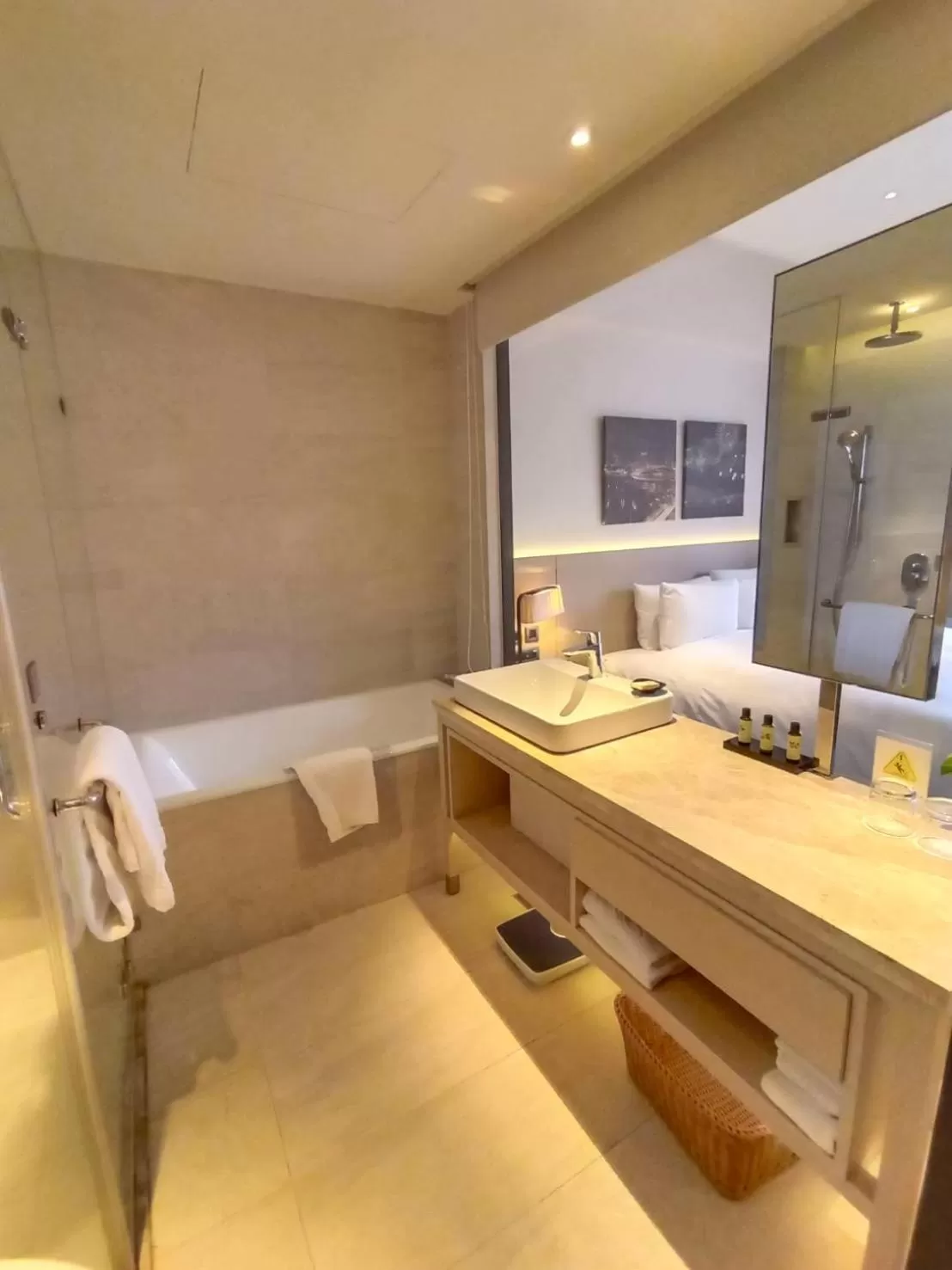 Bathroom, Bed in Riverview Suites Taipei