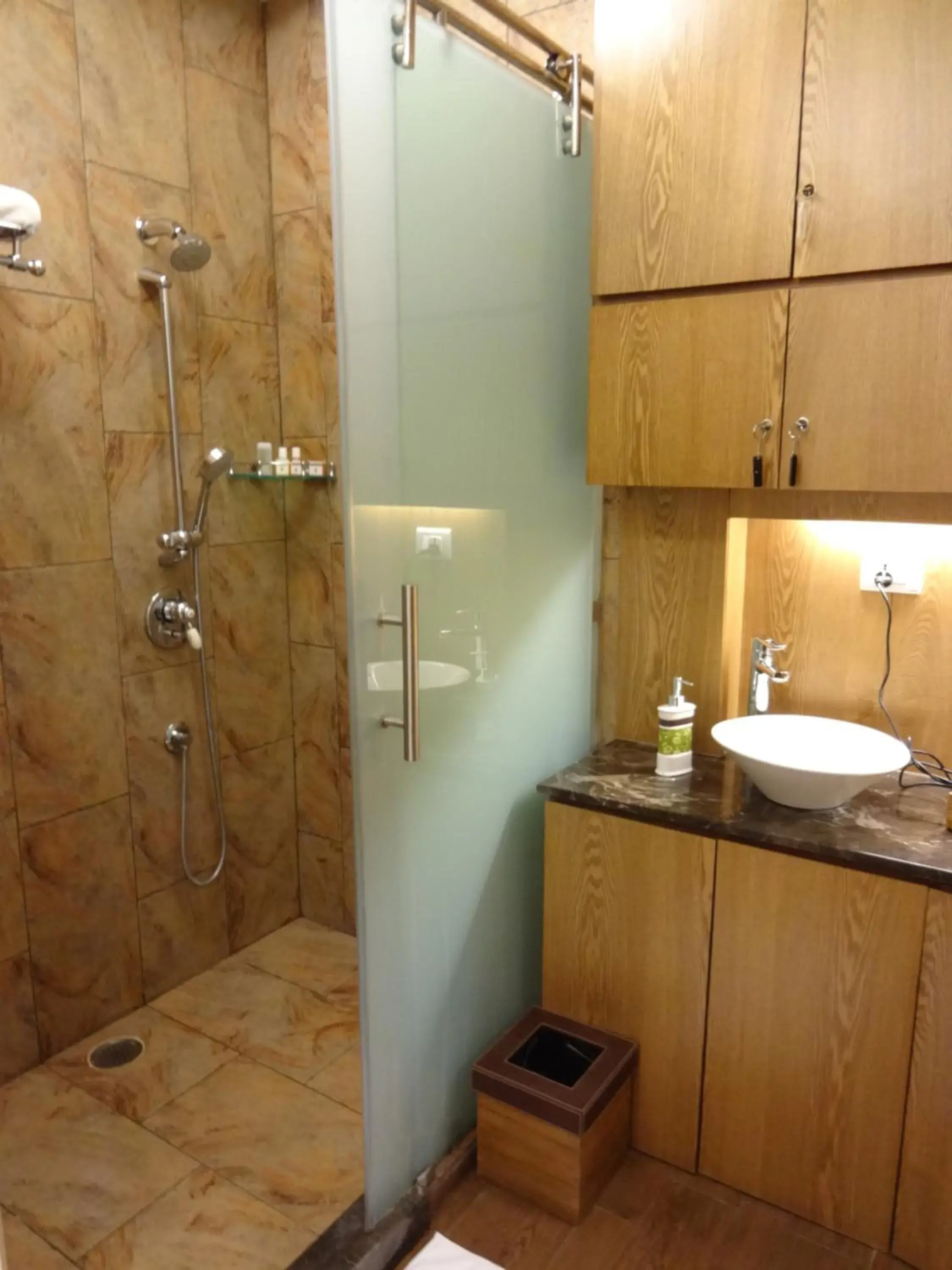 Bathroom in The Claridges Nabha Residence-Heritage