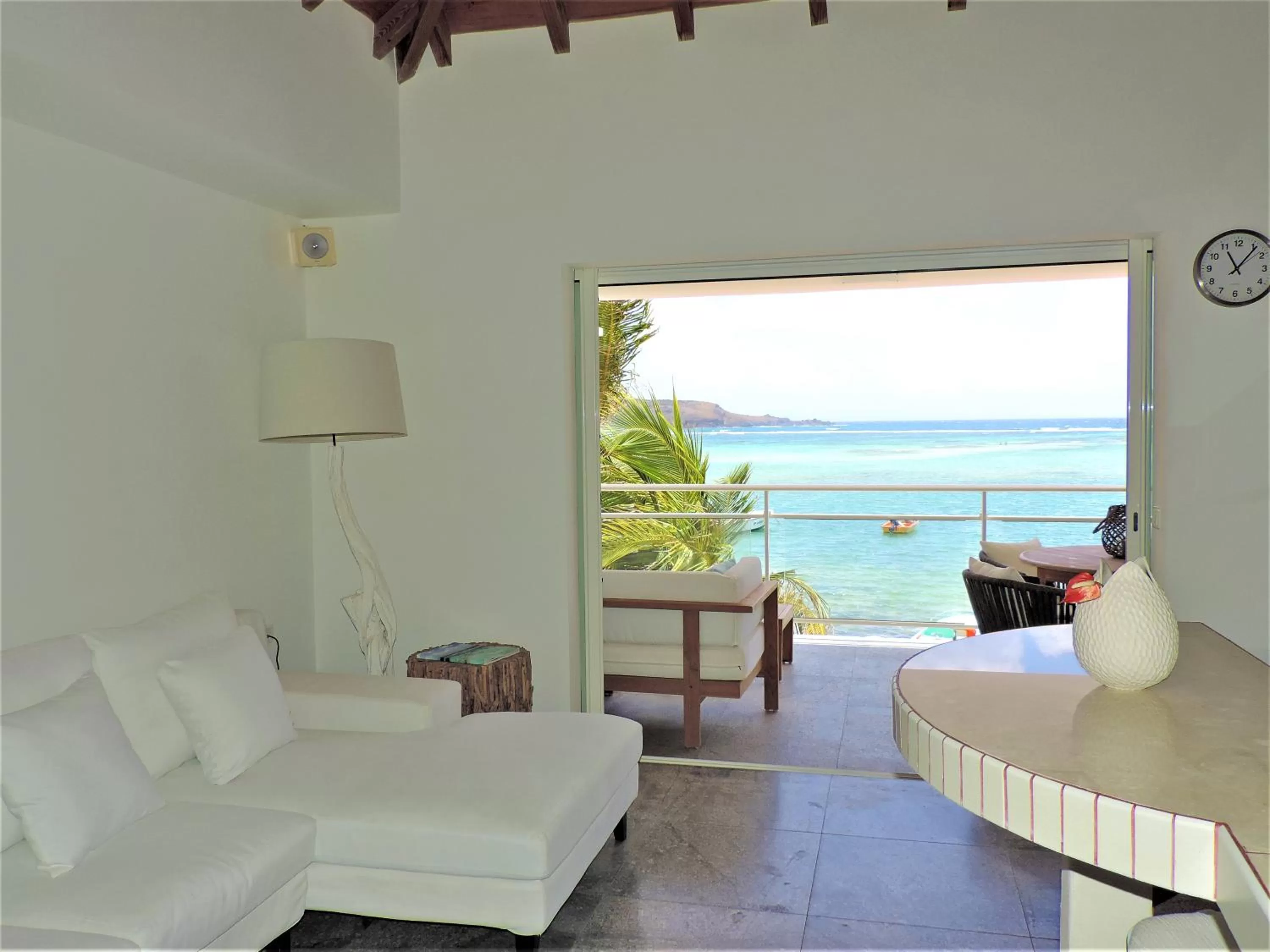 Balcony/Terrace in Hotel Les Ondines Sur La Plage