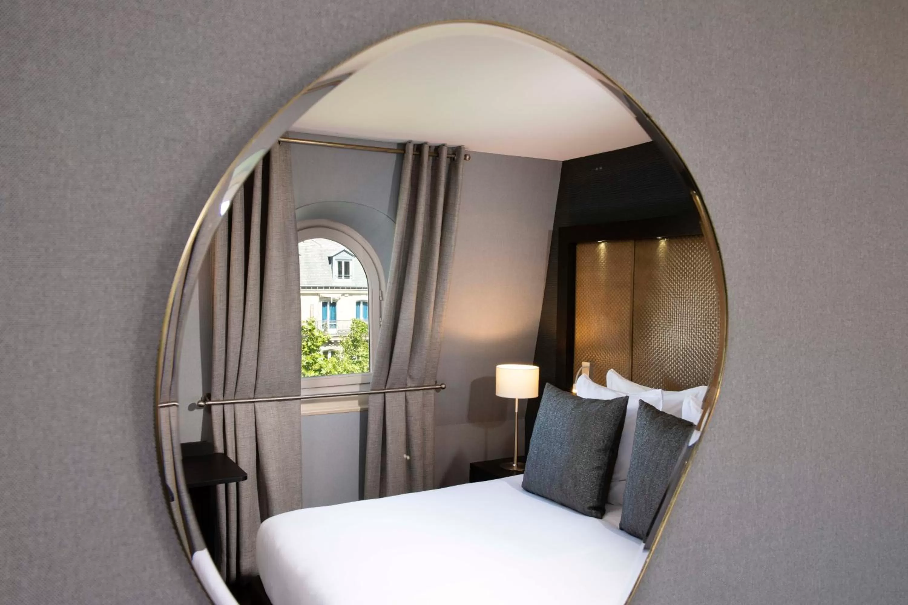 Bed in Hôtel Elysées Régencia